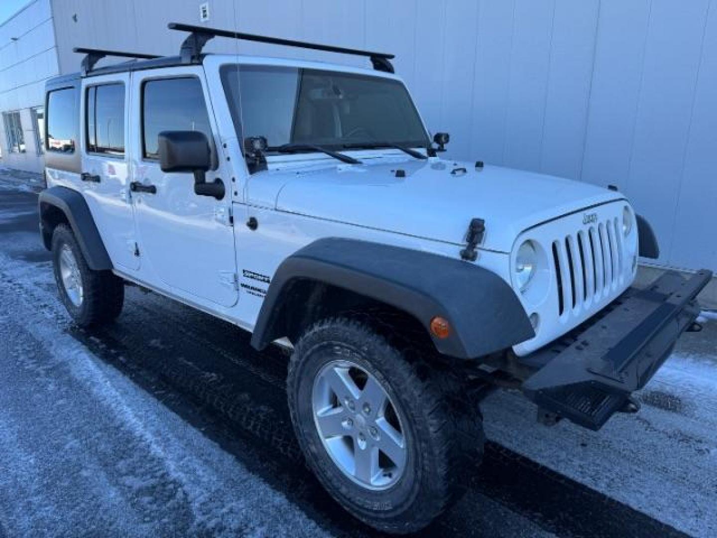 2015 WHITE /BLACK JEEP WRANGLER UNLIMITED SPORT (1C4BJWDG2FL) with an V-6 engine, AUTO transmission, located at 1235 N Woodruff Ave., Idaho Falls, 83401, (208) 523-1053, 43.507172, -112.000488 - Photo#2