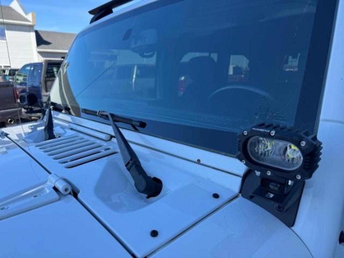 2015 WHITE /BLACK JEEP WRANGLER UNLIMITED SPORT (1C4BJWDG2FL) with an V-6 engine, AUTO transmission, located at 1235 N Woodruff Ave., Idaho Falls, 83401, (208) 523-1053, 43.507172, -112.000488 - Photo#5