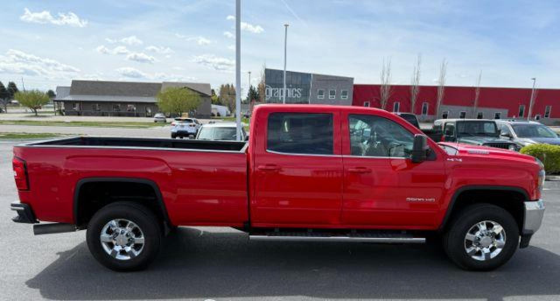 2018 Cardinal Red /Jet Black GMC Sierra 3500HD SLE (1GT42WCY2JF) with an 6.6 engine, AUTOMATIC transmission, located at 1235 N Woodruff Ave., Idaho Falls, 83401, (208) 523-1053, 43.507172, -112.000488 - At Timberline Auto, finding a great deal on your next vehicle is always easy! Our experienced sales staff's goal is to help find you the right vehicle at the right price! Our knowledgeable finance department has options for almost any credit score. We offer extended service contract options to prote - Photo#7