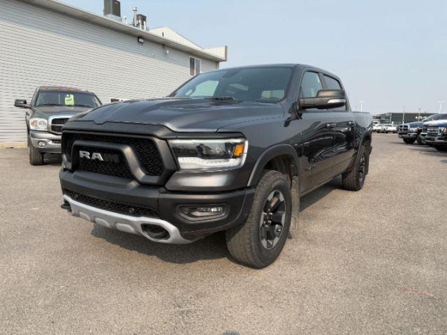 2020 GRAY /LEATHER Ram 1500 (1C6SRFLT8LN) with an 57 engine, Automatic transmission, located at 1175 N Woodruff Ave, Idaho Falls, ID, 83401, 43.506901, -111.999657 - At Timberline Auto, finding a great deal on your next vehicle is always easy! Our experienced sales staff's goal is to help find you the right vehicle at the right price! Our knowledgeable finance department has options for almost any credit score. We offer extended service contract options to prote - Photo#24