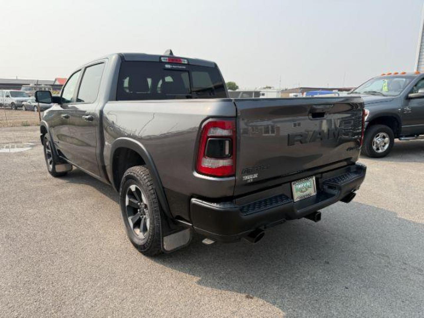 2020 GRAY /LEATHER Ram 1500 (1C6SRFLT8LN) with an 57 engine, Automatic transmission, located at 1175 N Woodruff Ave, Idaho Falls, ID, 83401, 43.506901, -111.999657 - At Timberline Auto, finding a great deal on your next vehicle is always easy! Our experienced sales staff's goal is to help find you the right vehicle at the right price! Our knowledgeable finance department has options for almost any credit score. We offer extended service contract options to prote - Photo#26