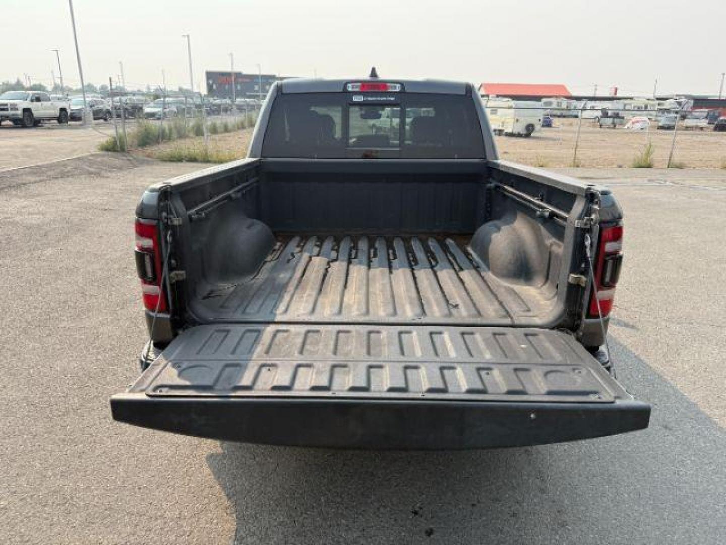 2020 GRAY /LEATHER Ram 1500 (1C6SRFLT8LN) with an 57 engine, Automatic transmission, located at 1175 N Woodruff Ave, Idaho Falls, ID, 83401, 43.506901, -111.999657 - At Timberline Auto, finding a great deal on your next vehicle is always easy! Our experienced sales staff's goal is to help find you the right vehicle at the right price! Our knowledgeable finance department has options for almost any credit score. We offer extended service contract options to prote - Photo#28