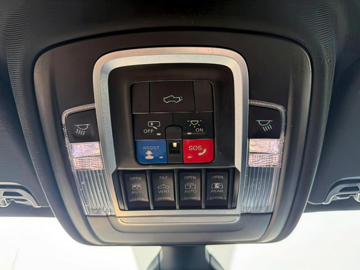 2020 GRAY /LEATHER Ram 1500 (1C6SRFLT8LN) with an 57 engine, Automatic transmission, located at 1175 N Woodruff Ave, Idaho Falls, ID, 83401, 43.506901, -111.999657 - At Timberline Auto, finding a great deal on your next vehicle is always easy! Our experienced sales staff's goal is to help find you the right vehicle at the right price! Our knowledgeable finance department has options for almost any credit score. We offer extended service contract options to prote - Photo#16