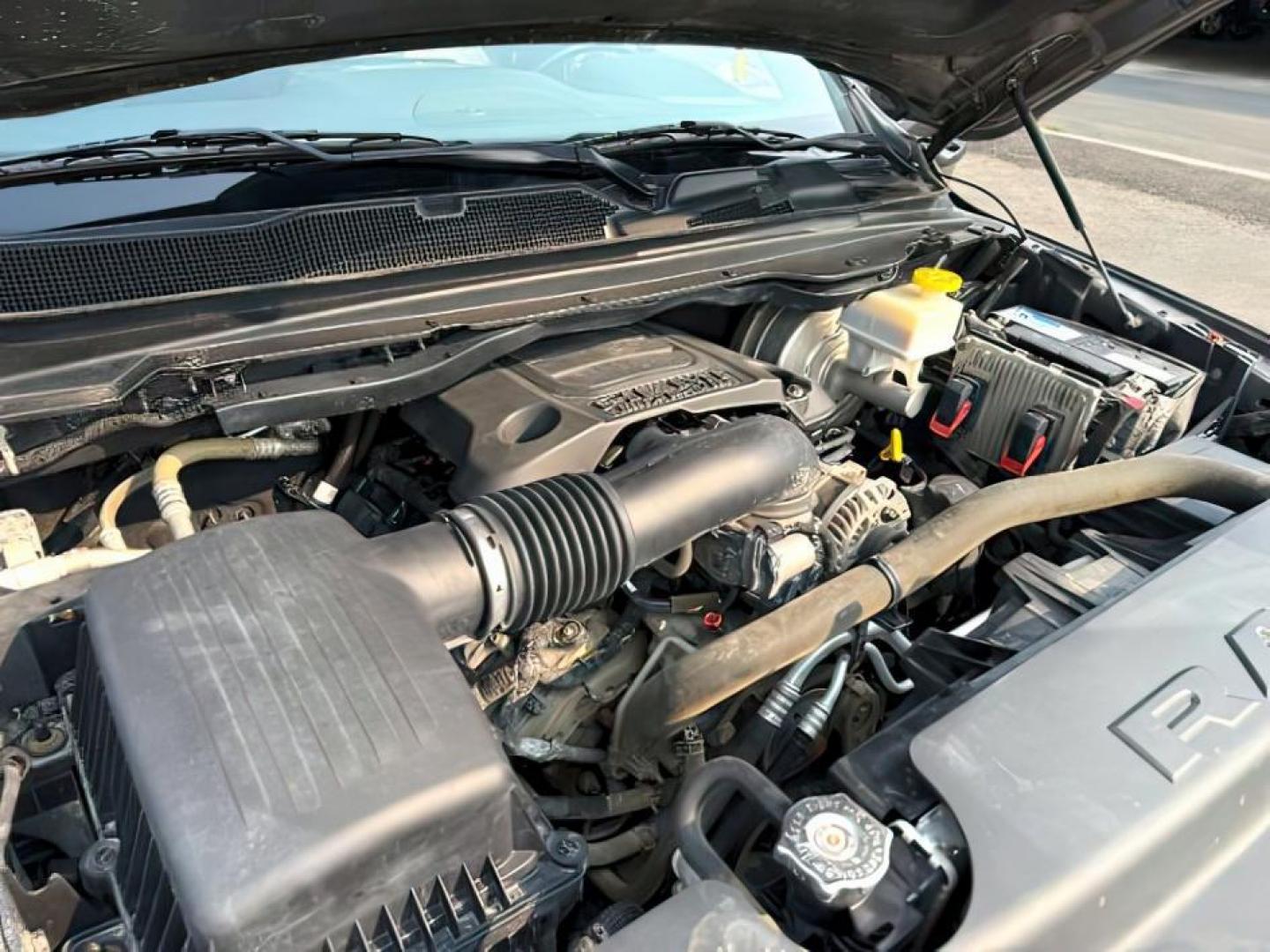 2020 GRAY /LEATHER Ram 1500 (1C6SRFLT8LN) with an 57 engine, Automatic transmission, located at 1175 N Woodruff Ave, Idaho Falls, ID, 83401, 43.506901, -111.999657 - At Timberline Auto, finding a great deal on your next vehicle is always easy! Our experienced sales staff's goal is to help find you the right vehicle at the right price! Our knowledgeable finance department has options for almost any credit score. We offer extended service contract options to prote - Photo#23