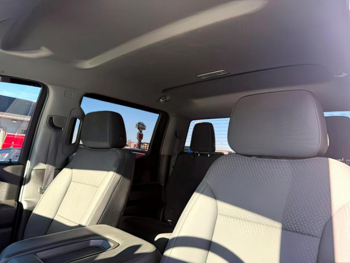 2020 WHITE /CLOTH Chevrolet Silverado 1500 CLOTH (1GCPYCEF0LZ) with an 5.3 engine, AUTOMATIC transmission, located at 1235 N Woodruff Ave., Idaho Falls, 83401, (208) 523-1053, 43.507172, -112.000488 - At Timberline Auto, finding a great deal on your next vehicle is always easy! Our experienced sales staff's goal is to help find you the right vehicle at the right price! Our knowledgeable finance department has options for almost any credit score. We offer extended service contract options to prote - Photo#8