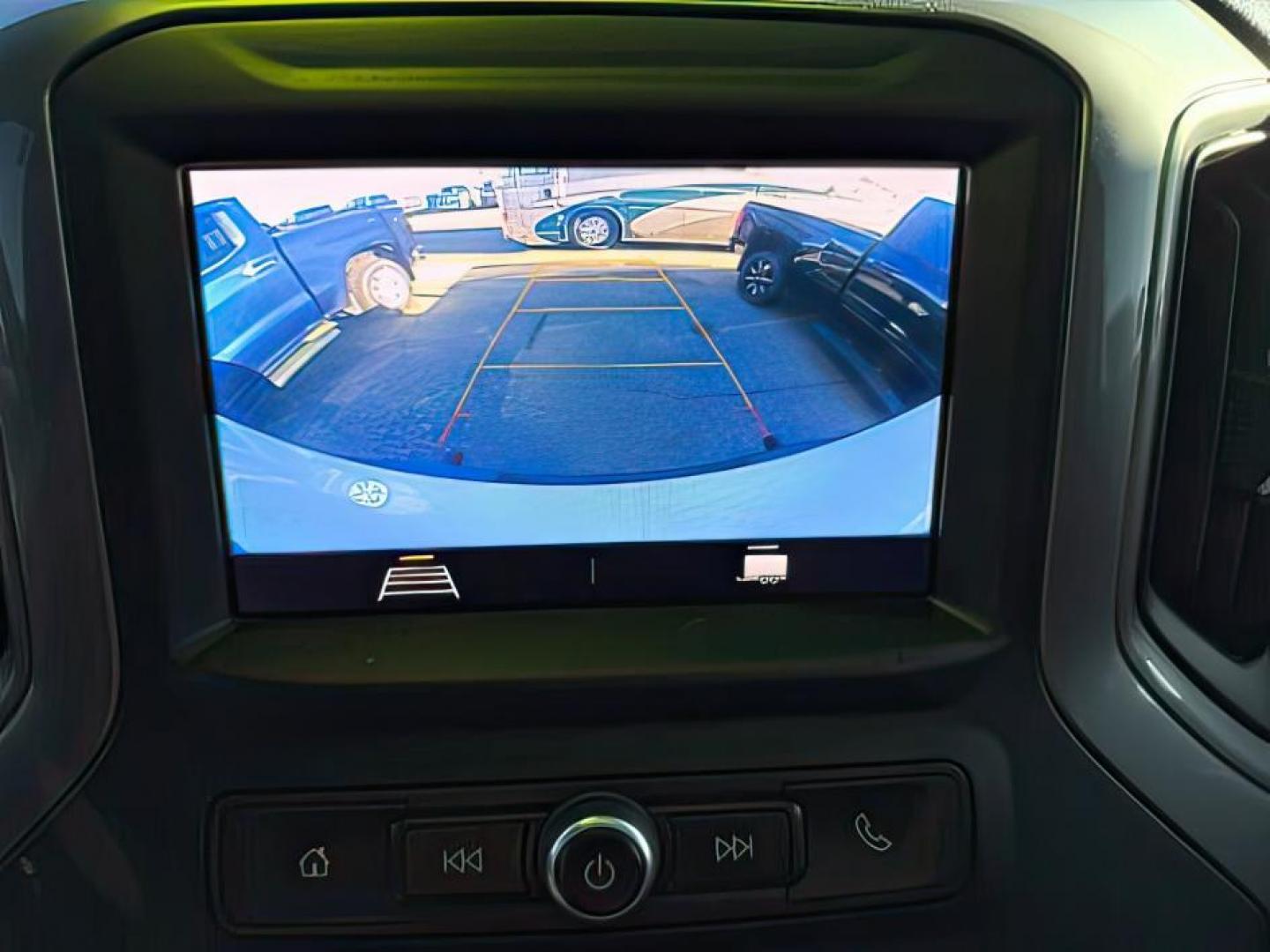 2020 WHITE /CLOTH Chevrolet Silverado 1500 CLOTH (1GCPYCEF0LZ) with an 5.3 engine, AUTOMATIC transmission, located at 1235 N Woodruff Ave., Idaho Falls, 83401, (208) 523-1053, 43.507172, -112.000488 - At Timberline Auto, finding a great deal on your next vehicle is always easy! Our experienced sales staff's goal is to help find you the right vehicle at the right price! Our knowledgeable finance department has options for almost any credit score. We offer extended service contract options to prote - Photo#11