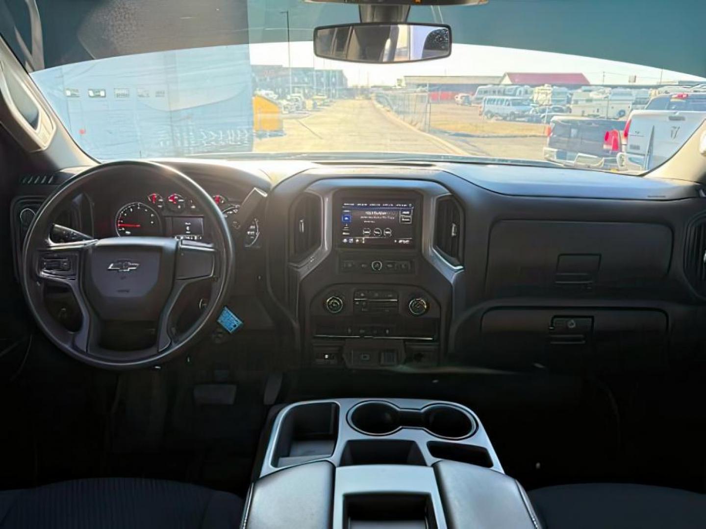 2020 WHITE /CLOTH Chevrolet Silverado 1500 CLOTH (1GCPYCEF0LZ) with an 5.3 engine, AUTOMATIC transmission, located at 1235 N Woodruff Ave., Idaho Falls, 83401, (208) 523-1053, 43.507172, -112.000488 - At Timberline Auto, finding a great deal on your next vehicle is always easy! Our experienced sales staff's goal is to help find you the right vehicle at the right price! Our knowledgeable finance department has options for almost any credit score. We offer extended service contract options to prote - Photo#14