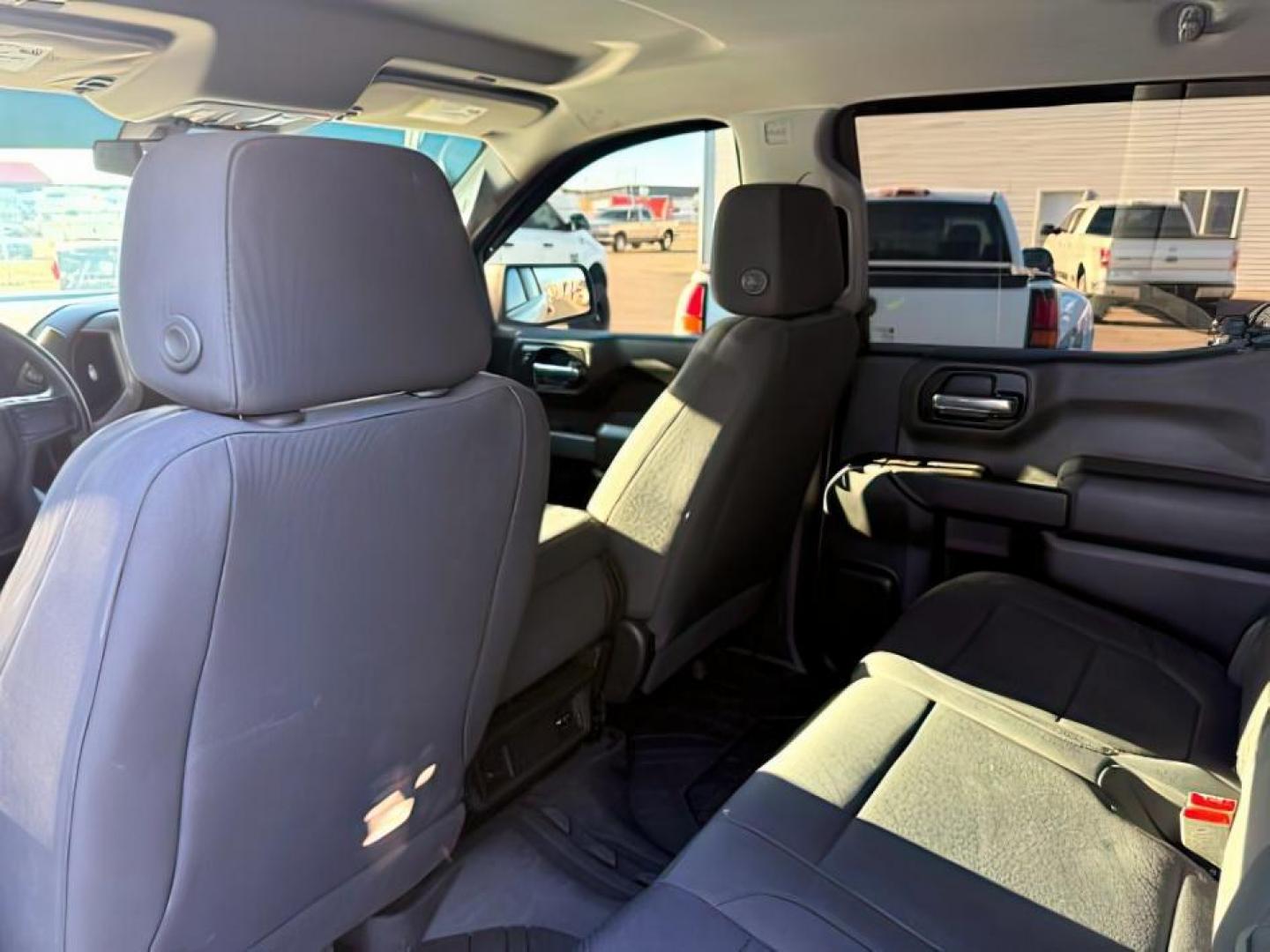 2020 WHITE /CLOTH Chevrolet Silverado 1500 CLOTH (1GCPYCEF0LZ) with an 5.3 engine, AUTOMATIC transmission, located at 1235 N Woodruff Ave., Idaho Falls, 83401, (208) 523-1053, 43.507172, -112.000488 - At Timberline Auto, finding a great deal on your next vehicle is always easy! Our experienced sales staff's goal is to help find you the right vehicle at the right price! Our knowledgeable finance department has options for almost any credit score. We offer extended service contract options to prote - Photo#15