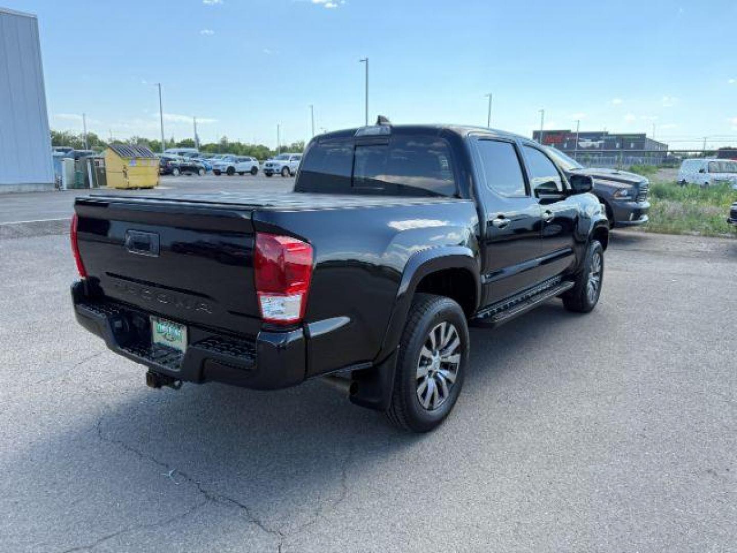 2022 Midnight Black Metallic /Black/Black Toyota Tacoma Limited (3TYGZ5AN0NT) with an 3.5L V-6 port/direct injection engine, AUTOMATIC transmission, located at 1235 N Woodruff Ave., Idaho Falls, 83401, (208) 523-1053, 43.507172, -112.000488 - At Timberline Auto, finding a great deal on your next vehicle is always easy! Our experienced sales staff's goal is to help find you the right vehicle at the right price! Our knowledgeable finance department has options for almost any credit score. We offer extended service contract options to prote - Photo#5