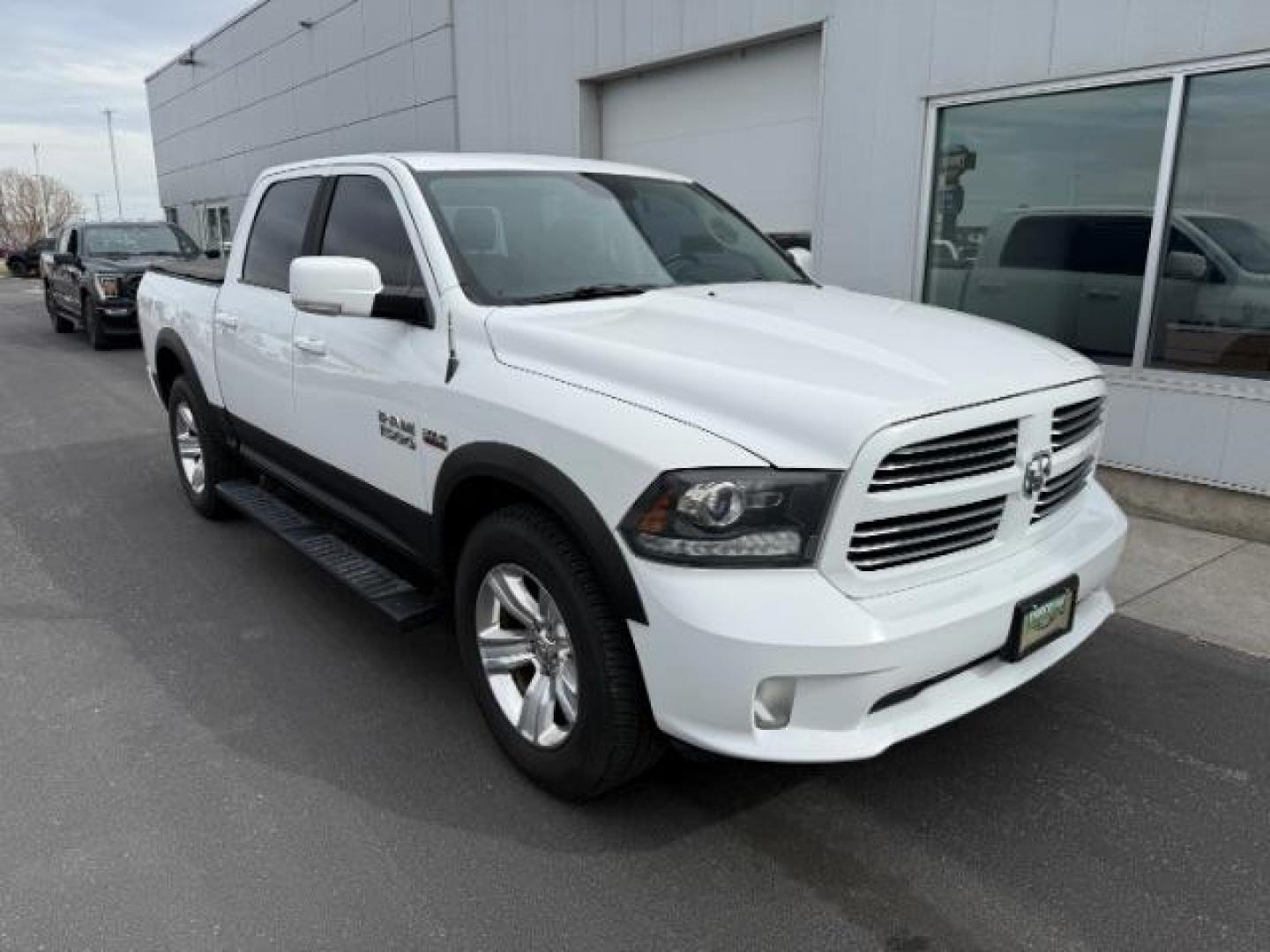 2014 WHITE /CLOTH RAM 1500 SPORT (1C6RR7MT4ES) with an 5.7 engine, AUTOMATIC transmission, located at 1235 N Woodruff Ave., Idaho Falls, 83401, (208) 523-1053, 43.507172, -112.000488 - Photo#2