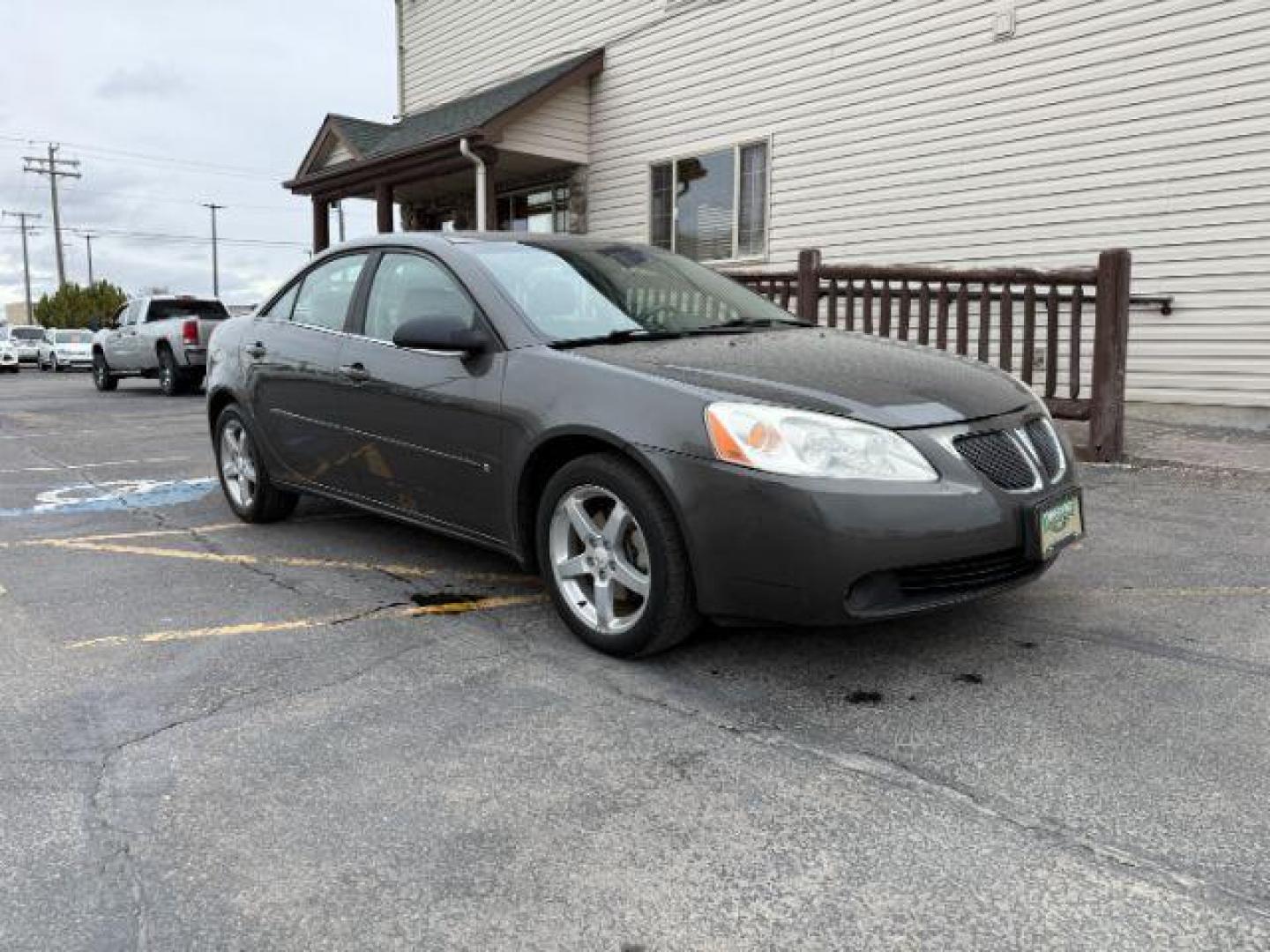 2007 GRAY /CLOTH Pontiac G6 BASE (1G2ZG58N174) with an V6 3.5L engine, AUTOMATIC transmission, located at 1235 N Woodruff Ave., Idaho Falls, 83401, (208) 523-1053, 43.507172, -112.000488 - Photo#5