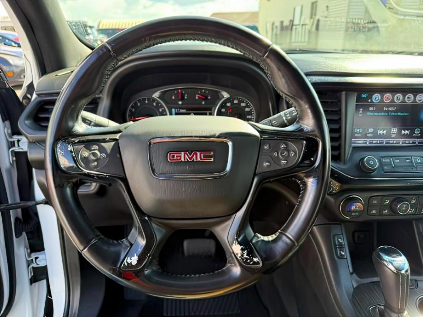 2018 Summit White /Jet Black GMC Acadia (1GKKNULS6JZ) with an 36L V-6 gasoline direct injection engine, Automatic transmission, located at 1175 N Woodruff Ave, Idaho Falls, ID, 83401, 43.506901, -111.999657 - At Timberline Auto, finding a great deal on your next vehicle is always easy! Our experienced sales staff's goal is to help find you the right vehicle at the right price! Our knowledgeable finance department has options for almost any credit score. We offer extended service contract options to prote - Photo#11