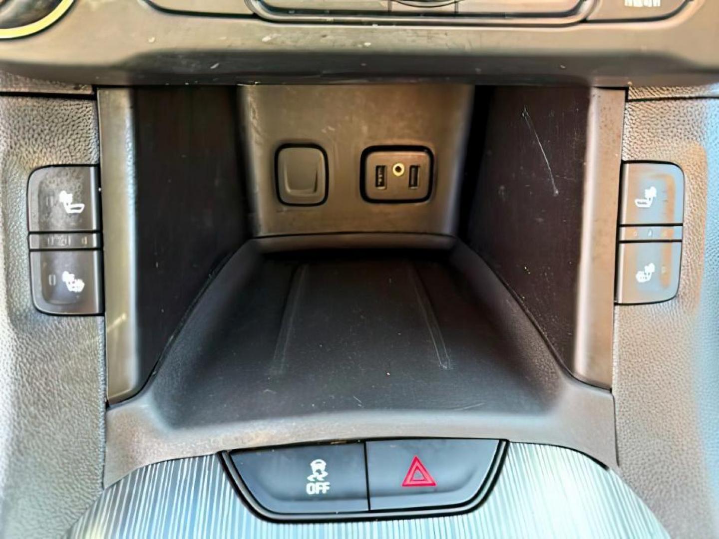 2018 Summit White /Jet Black GMC Acadia (1GKKNULS6JZ) with an 36L V-6 gasoline direct injection engine, Automatic transmission, located at 1175 N Woodruff Ave, Idaho Falls, ID, 83401, 43.506901, -111.999657 - At Timberline Auto, finding a great deal on your next vehicle is always easy! Our experienced sales staff's goal is to help find you the right vehicle at the right price! Our knowledgeable finance department has options for almost any credit score. We offer extended service contract options to prote - Photo#14