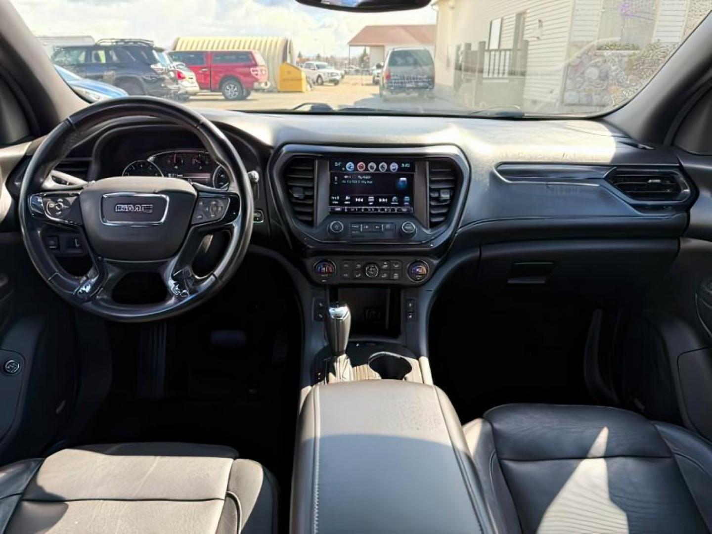 2018 Summit White /Jet Black GMC Acadia (1GKKNULS6JZ) with an 36L V-6 gasoline direct injection engine, Automatic transmission, located at 1175 N Woodruff Ave, Idaho Falls, ID, 83401, 43.506901, -111.999657 - At Timberline Auto, finding a great deal on your next vehicle is always easy! Our experienced sales staff's goal is to help find you the right vehicle at the right price! Our knowledgeable finance department has options for almost any credit score. We offer extended service contract options to prote - Photo#18