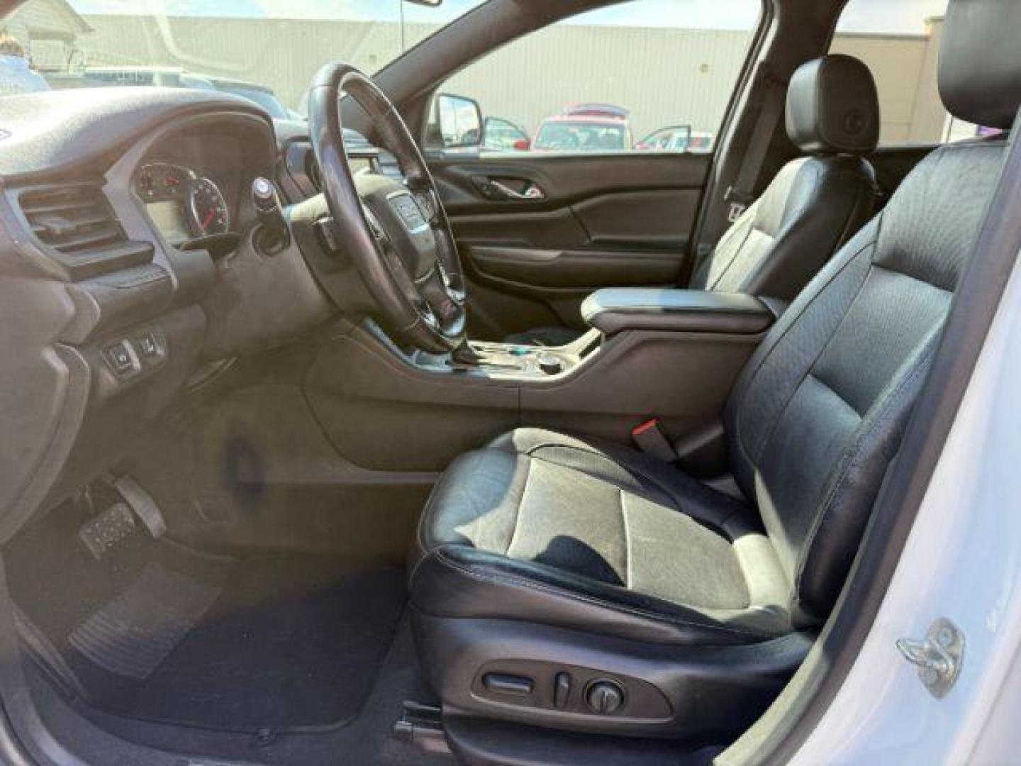 2018 Summit White /Jet Black GMC Acadia SLT-1 (1GKKNULS6JZ) with an 3.6L V-6 gasoline direct injection engine, AUTOMATIC transmission, located at 1235 N Woodruff Ave., Idaho Falls, 83401, (208) 523-1053, 43.507172, -112.000488 - At Timberline Auto, finding a great deal on your next vehicle is always easy! Our experienced sales staff's goal is to help find you the right vehicle at the right price! Our knowledgeable finance department has options for almost any credit score. We offer extended service contract options to prote - Photo#10