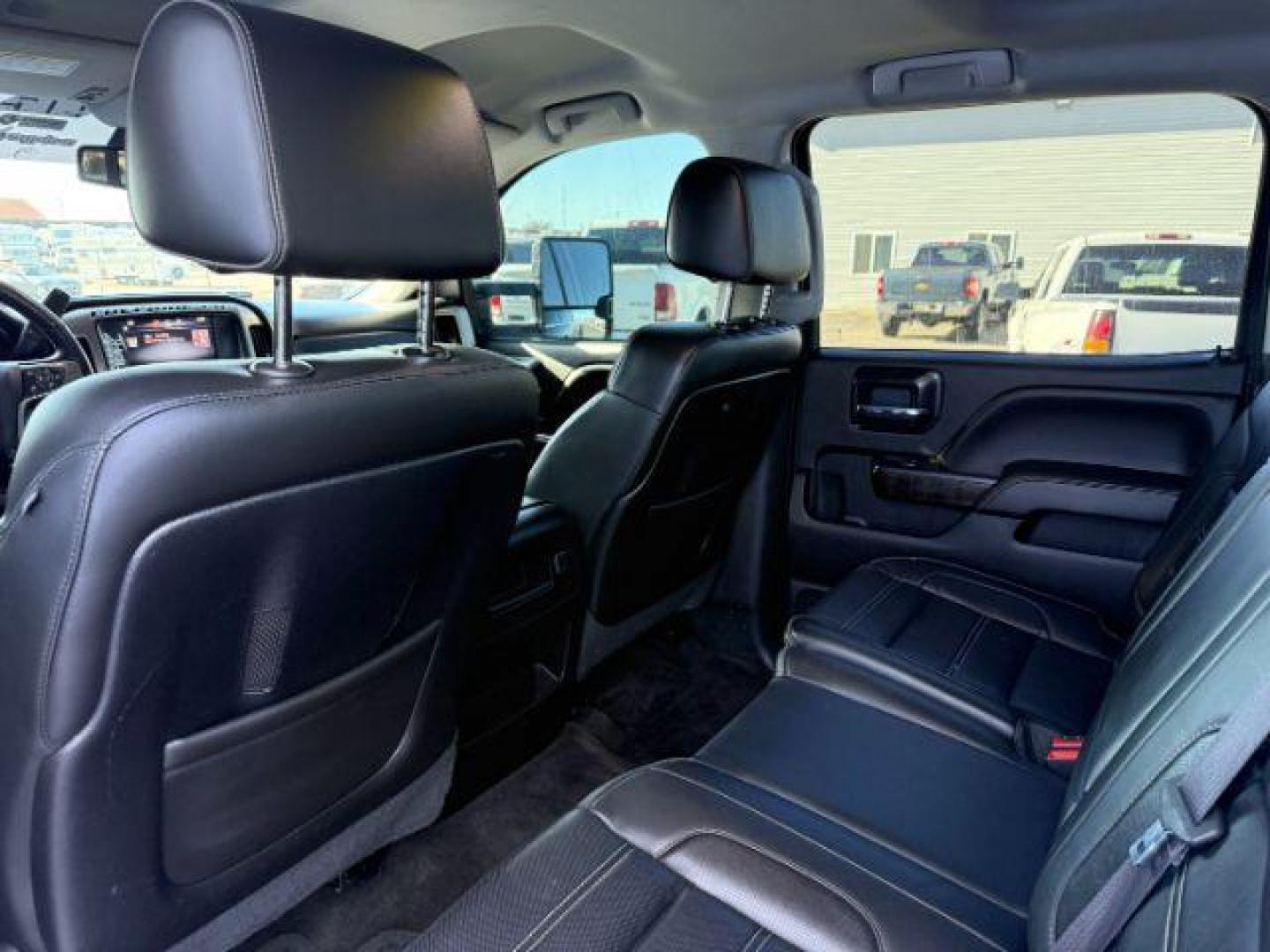 2015 Onyx Black /Jet Black GMC Sierra 2500HD Denali (1GT120E84FF) with an Duramax 6.6L V-8 diesel direct injection engine, AUTOMATIC transmission, located at 1235 N Woodruff Ave., Idaho Falls, 83401, (208) 523-1053, 43.507172, -112.000488 - At Timberline Auto, finding a great deal on your next vehicle is always easy! Our experienced sales staff's goal is to help find you the right vehicle at the right price! Our knowledgeable finance department has options for almost any credit score. We offer extended service contract options to prote - Photo#22