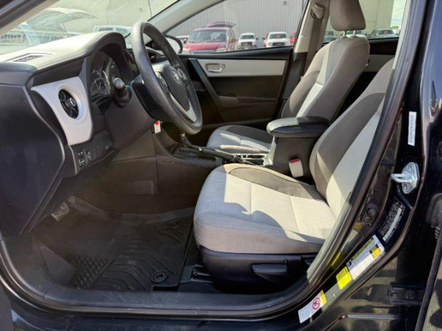 2018 BLACK /Steel Gray Toyota Corolla SE (2T1BURHE6JC) with an 1.8L I-4 DOHC engine, AUTOMATIC transmission, located at 1235 N Woodruff Ave., Idaho Falls, 83401, (208) 523-1053, 43.507172, -112.000488 - At Timberline Auto, finding a great deal on your next vehicle is always easy! Our experienced sales staff's goal is to help find you the right vehicle at the right price! Our knowledgeable finance department has options for almost any credit score. We offer extended service contract options to prote - Photo#9