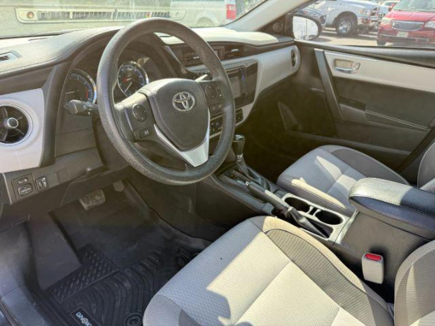 2018 BLACK /Steel Gray Toyota Corolla SE (2T1BURHE6JC) with an 1.8L I-4 DOHC engine, AUTOMATIC transmission, located at 1235 N Woodruff Ave., Idaho Falls, 83401, (208) 523-1053, 43.507172, -112.000488 - At Timberline Auto, finding a great deal on your next vehicle is always easy! Our experienced sales staff's goal is to help find you the right vehicle at the right price! Our knowledgeable finance department has options for almost any credit score. We offer extended service contract options to prote - Photo#10