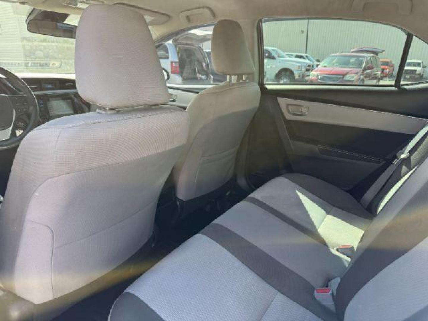 2018 BLACK /Steel Gray Toyota Corolla SE (2T1BURHE6JC) with an 1.8L I-4 DOHC engine, AUTOMATIC transmission, located at 1235 N Woodruff Ave., Idaho Falls, 83401, (208) 523-1053, 43.507172, -112.000488 - At Timberline Auto, finding a great deal on your next vehicle is always easy! Our experienced sales staff's goal is to help find you the right vehicle at the right price! Our knowledgeable finance department has options for almost any credit score. We offer extended service contract options to prote - Photo#15