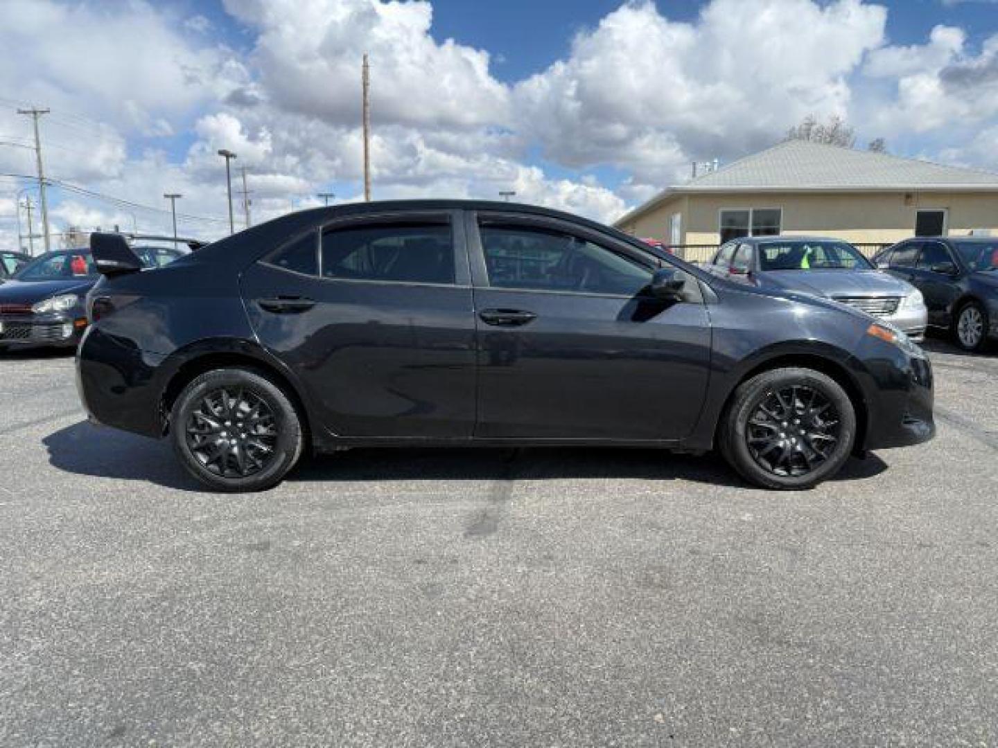 2018 BLACK /Steel Gray Toyota Corolla SE (2T1BURHE6JC) with an 1.8L I-4 DOHC engine, AUTOMATIC transmission, located at 1235 N Woodruff Ave., Idaho Falls, 83401, (208) 523-1053, 43.507172, -112.000488 - At Timberline Auto, finding a great deal on your next vehicle is always easy! Our experienced sales staff's goal is to help find you the right vehicle at the right price! Our knowledgeable finance department has options for almost any credit score. We offer extended service contract options to prote - Photo#5