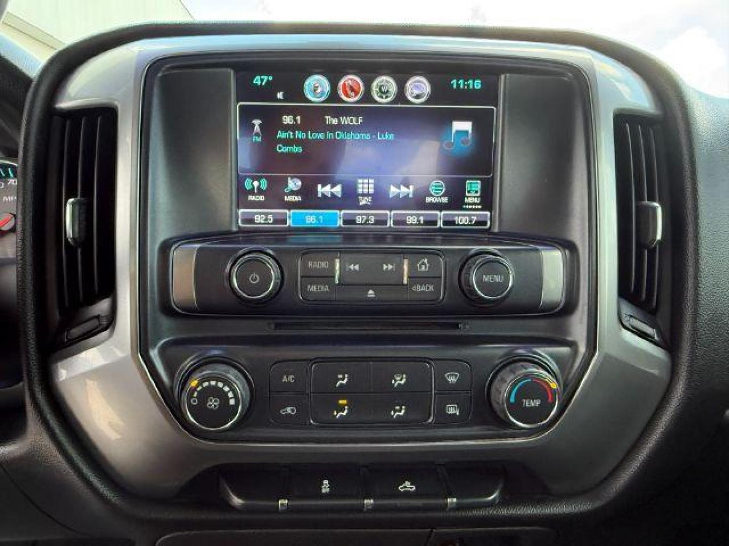 2017 Silver Ice Metallic /Jet Black Chevrolet Silverado 1500 1LT (3GCUKREC7HG) with an 5.3 engine, AUTOMATIC transmission, located at 1235 N Woodruff Ave., Idaho Falls, 83401, (208) 523-1053, 43.507172, -112.000488 - At Timberline Auto, finding a great deal on your next vehicle is always easy! Our experienced sales staff's goal is to help find you the right vehicle at the right price! Our knowledgeable finance department has options for almost any credit score. We offer extended service contract options to prote - Photo#13