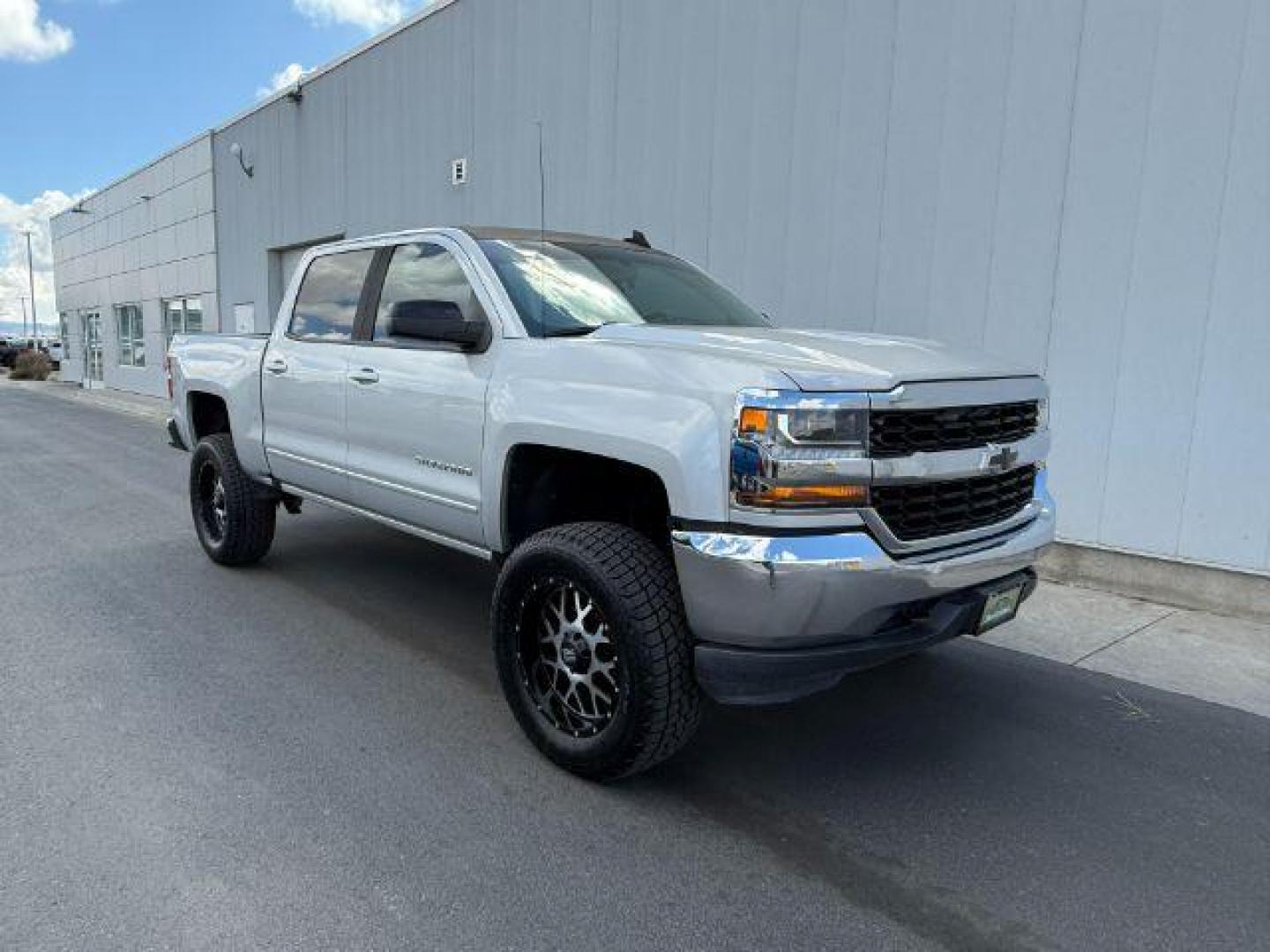 2017 Silver Ice Metallic /Jet Black Chevrolet Silverado 1500 1LT (3GCUKREC7HG) with an 5.3 engine, AUTOMATIC transmission, located at 1235 N Woodruff Ave., Idaho Falls, 83401, (208) 523-1053, 43.507172, -112.000488 - At Timberline Auto, finding a great deal on your next vehicle is always easy! Our experienced sales staff's goal is to help find you the right vehicle at the right price! Our knowledgeable finance department has options for almost any credit score. We offer extended service contract options to prote - Photo#7