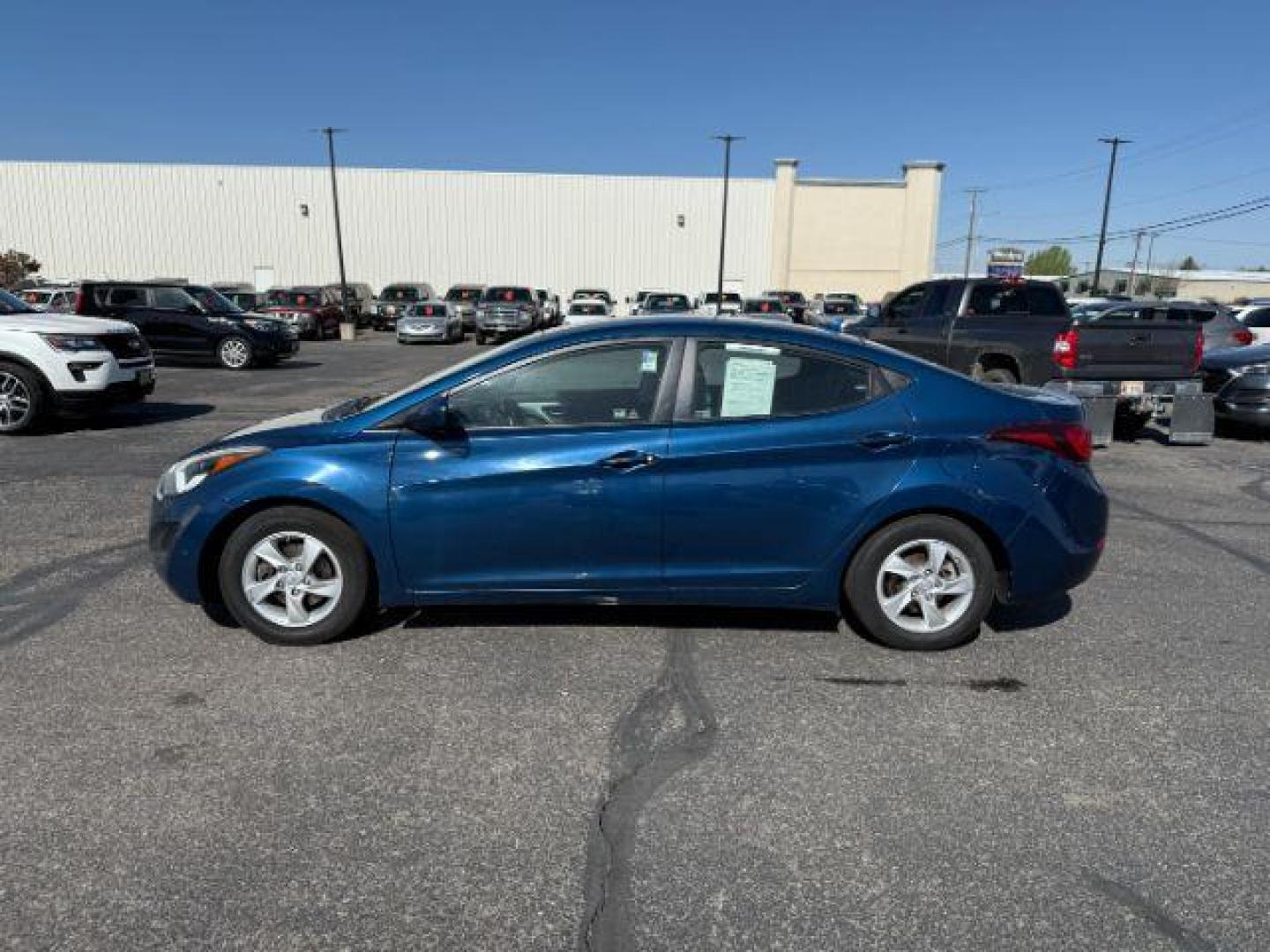 2015 BLUE /GRAY Hyundai Elantra SE (KMHDH4AE1FU) with an 1.8 engine, AUTO transmission, located at 1235 N Woodruff Ave., Idaho Falls, 83401, (208) 523-1053, 43.507172, -112.000488 - At Timberline Auto, finding a great deal on your next vehicle is always easy! Our experienced sales staff's goal is to help find you the right vehicle at the right price! Our knowledgeable finance department has options for almost any credit score. We offer extended service contract options to prote - Photo#18