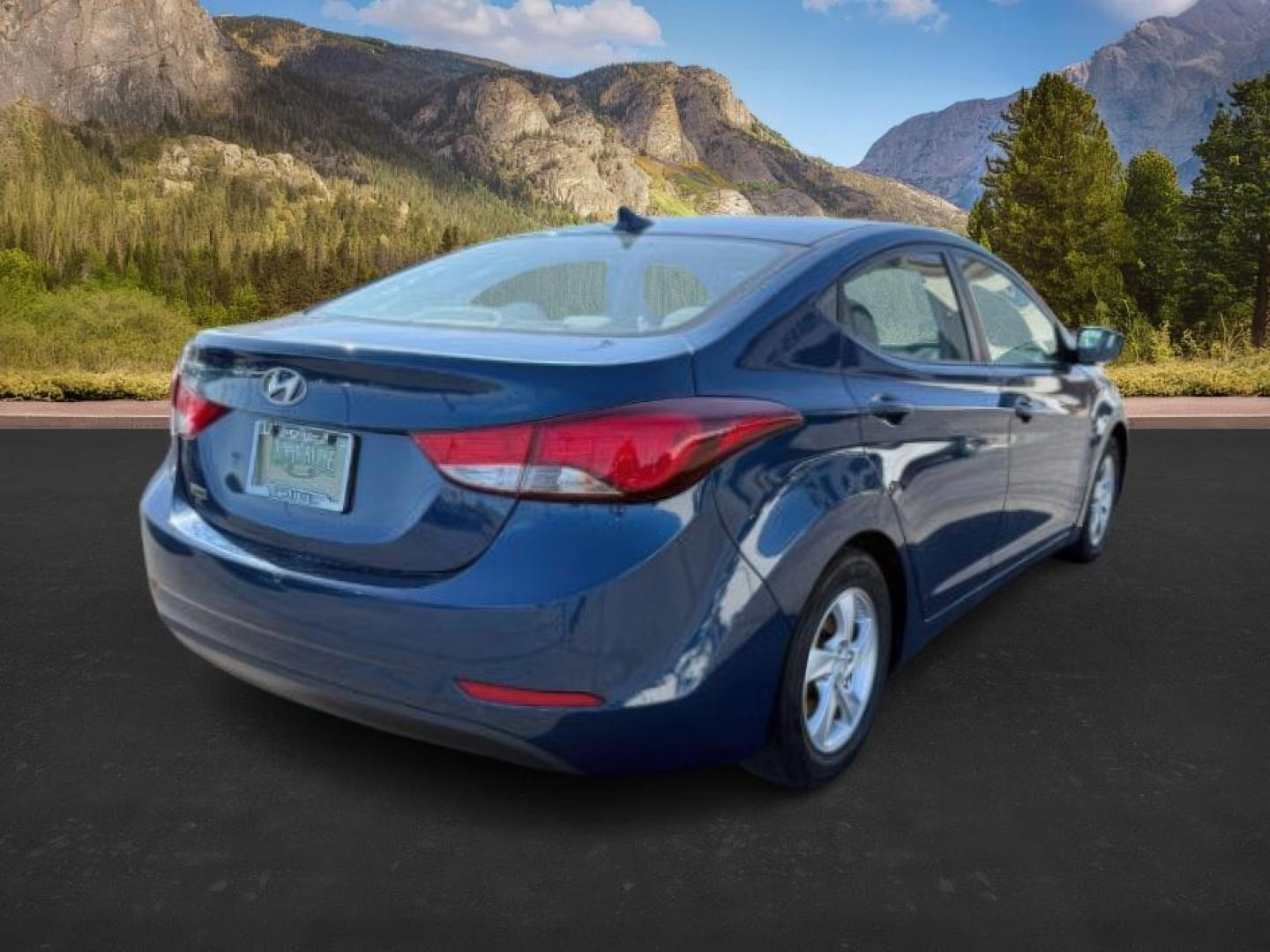 2015 BLUE /GRAY Hyundai Elantra SE (KMHDH4AE1FU) with an 1.8 engine, AUTO transmission, located at 1235 N Woodruff Ave., Idaho Falls, 83401, (208) 523-1053, 43.507172, -112.000488 - At Timberline Auto, finding a great deal on your next vehicle is always easy! Our experienced sales staff's goal is to help find you the right vehicle at the right price! Our knowledgeable finance department has options for almost any credit score. We offer extended service contract options to prote - Photo#4