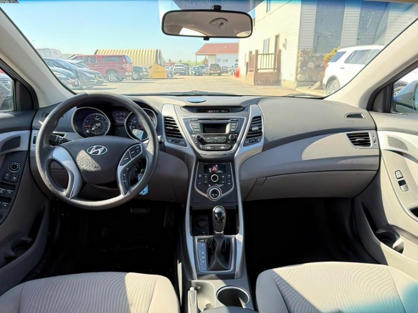 2015 BLUE /GRAY Hyundai Elantra SE (KMHDH4AE1FU) with an 1.8 engine, AUTO transmission, located at 1235 N Woodruff Ave., Idaho Falls, 83401, (208) 523-1053, 43.507172, -112.000488 - At Timberline Auto, finding a great deal on your next vehicle is always easy! Our experienced sales staff's goal is to help find you the right vehicle at the right price! Our knowledgeable finance department has options for almost any credit score. We offer extended service contract options to prote - Photo#14