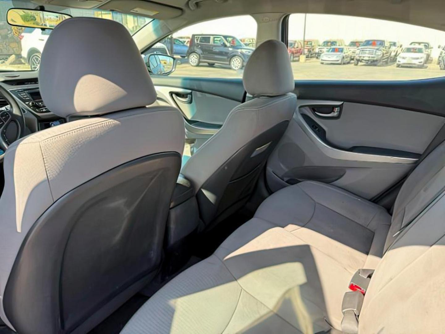 2015 BLUE /GRAY Hyundai Elantra SE (KMHDH4AE1FU) with an 1.8 engine, AUTO transmission, located at 1235 N Woodruff Ave., Idaho Falls, 83401, (208) 523-1053, 43.507172, -112.000488 - At Timberline Auto, finding a great deal on your next vehicle is always easy! Our experienced sales staff's goal is to help find you the right vehicle at the right price! Our knowledgeable finance department has options for almost any credit score. We offer extended service contract options to prote - Photo#15