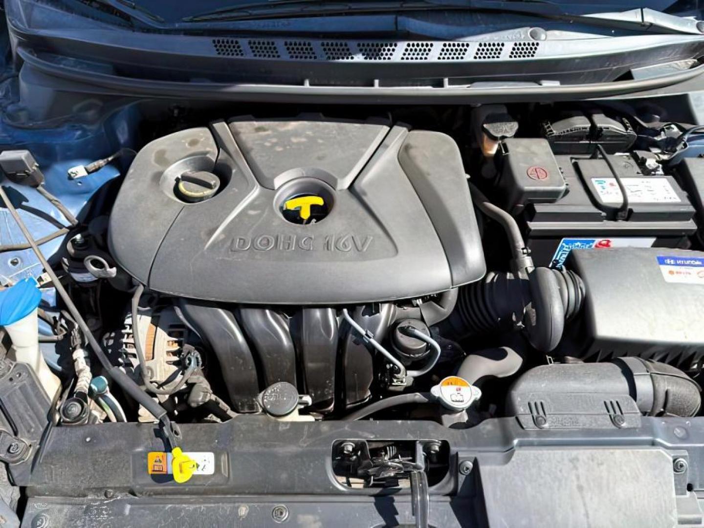 2015 BLUE /GRAY Hyundai Elantra SE (KMHDH4AE1FU) with an 1.8 engine, AUTO transmission, located at 1235 N Woodruff Ave., Idaho Falls, 83401, (208) 523-1053, 43.507172, -112.000488 - At Timberline Auto, finding a great deal on your next vehicle is always easy! Our experienced sales staff's goal is to help find you the right vehicle at the right price! Our knowledgeable finance department has options for almost any credit score. We offer extended service contract options to prote - Photo#16