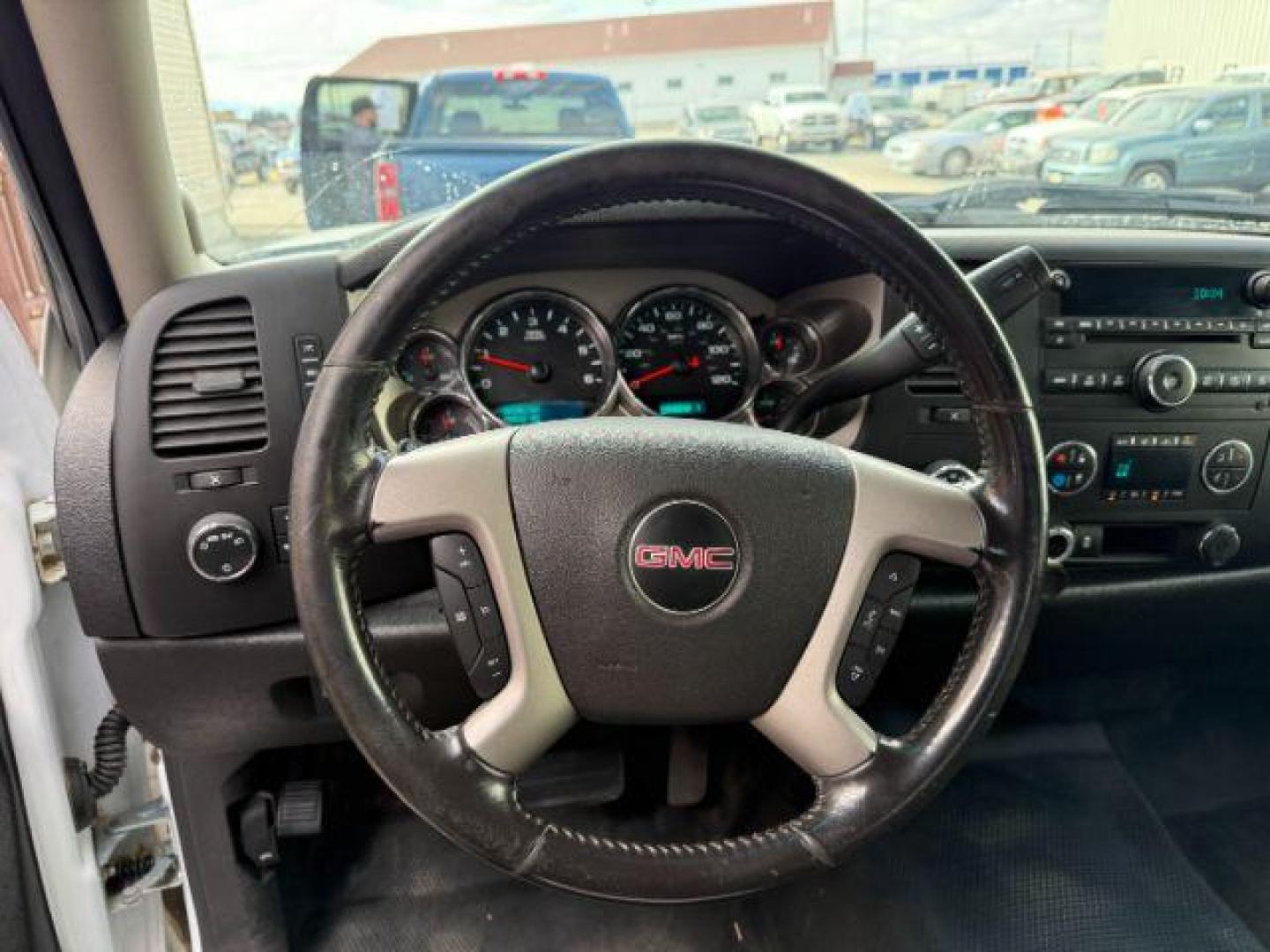 2012 WHITE /CLOTH GMC Sierra 2500HD SLE (1GT120CG6CF) with an 6.0 engine, AUTOMATIC transmission, located at 1235 N Woodruff Ave., Idaho Falls, 83401, (208) 523-1053, 43.507172, -112.000488 - At Timberline Auto, finding a great deal on your next vehicle is always easy! Our experienced sales staff's goal is to help find you the right vehicle at the right price! Our knowledgeable finance department has options for almost any credit score. We offer extended service contract options to prote - Photo#11