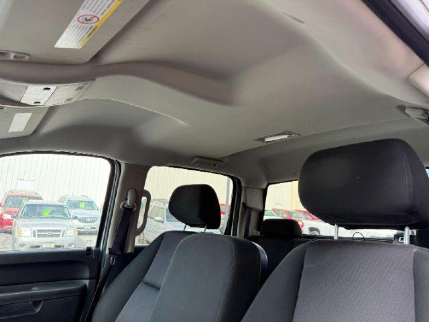 2012 WHITE /CLOTH GMC Sierra 2500HD SLE (1GT120CG6CF) with an 6.0 engine, AUTOMATIC transmission, located at 1235 N Woodruff Ave., Idaho Falls, 83401, (208) 523-1053, 43.507172, -112.000488 - At Timberline Auto, finding a great deal on your next vehicle is always easy! Our experienced sales staff's goal is to help find you the right vehicle at the right price! Our knowledgeable finance department has options for almost any credit score. We offer extended service contract options to prote - Photo#10