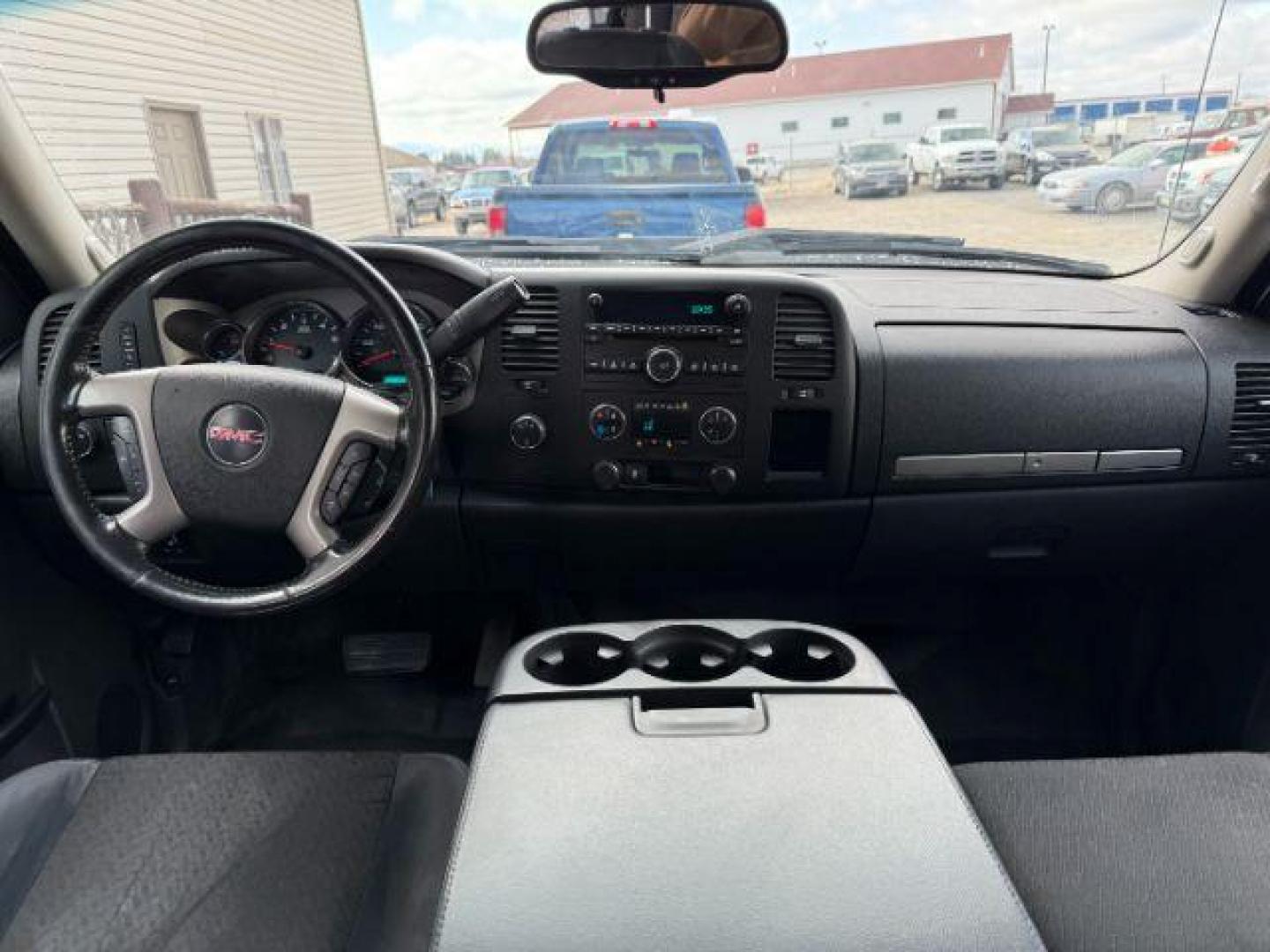 2012 WHITE /CLOTH GMC Sierra 2500HD SLE (1GT120CG6CF) with an 6.0 engine, AUTOMATIC transmission, located at 1235 N Woodruff Ave., Idaho Falls, 83401, (208) 523-1053, 43.507172, -112.000488 - At Timberline Auto, finding a great deal on your next vehicle is always easy! Our experienced sales staff's goal is to help find you the right vehicle at the right price! Our knowledgeable finance department has options for almost any credit score. We offer extended service contract options to prote - Photo#13