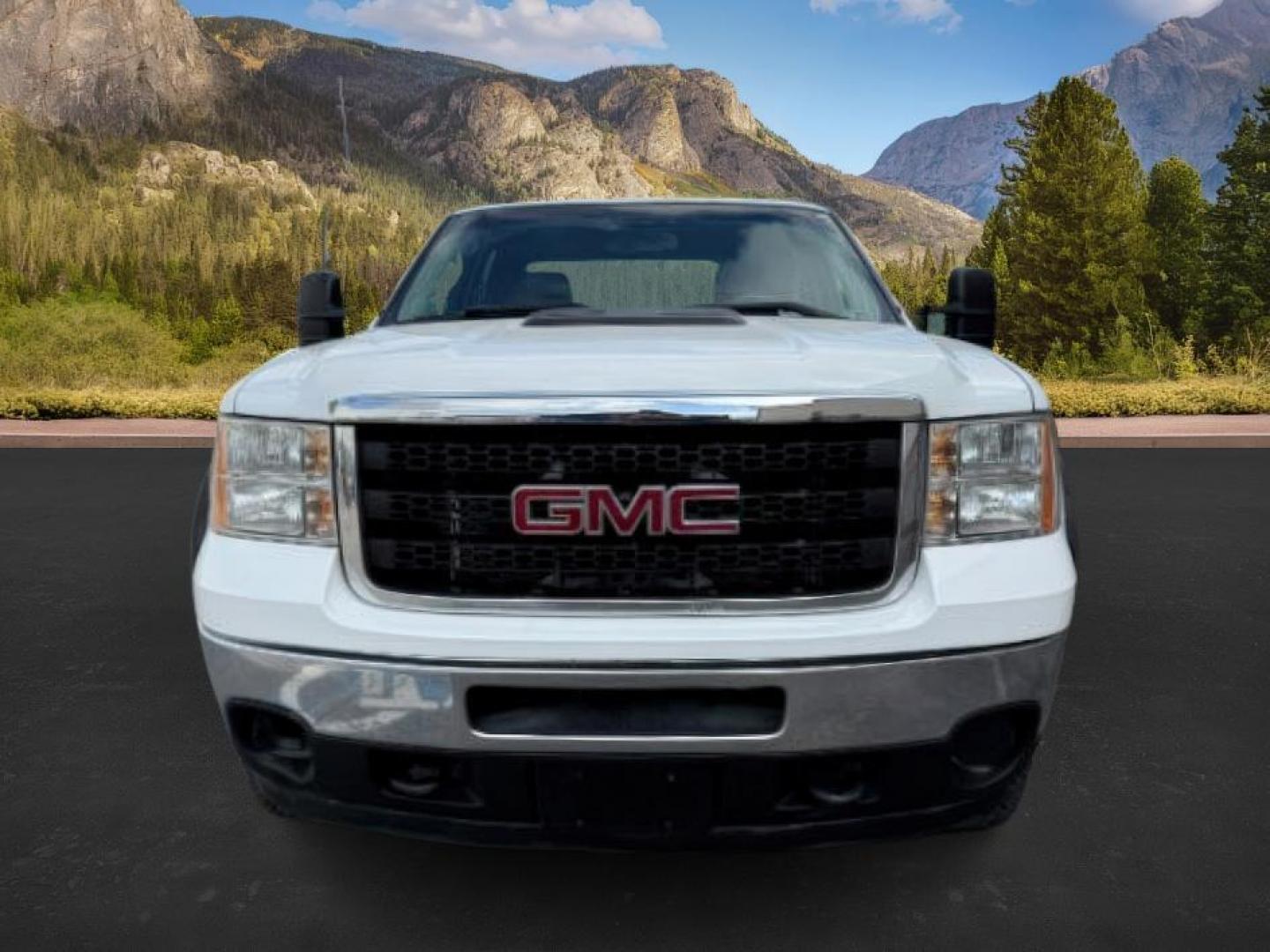 2012 WHITE /CLOTH GMC Sierra 2500HD SLE (1GT120CG6CF) with an 6.0 engine, AUTOMATIC transmission, located at 1235 N Woodruff Ave., Idaho Falls, 83401, (208) 523-1053, 43.507172, -112.000488 - At Timberline Auto, finding a great deal on your next vehicle is always easy! Our experienced sales staff's goal is to help find you the right vehicle at the right price! Our knowledgeable finance department has options for almost any credit score. We offer extended service contract options to prote - Photo#6