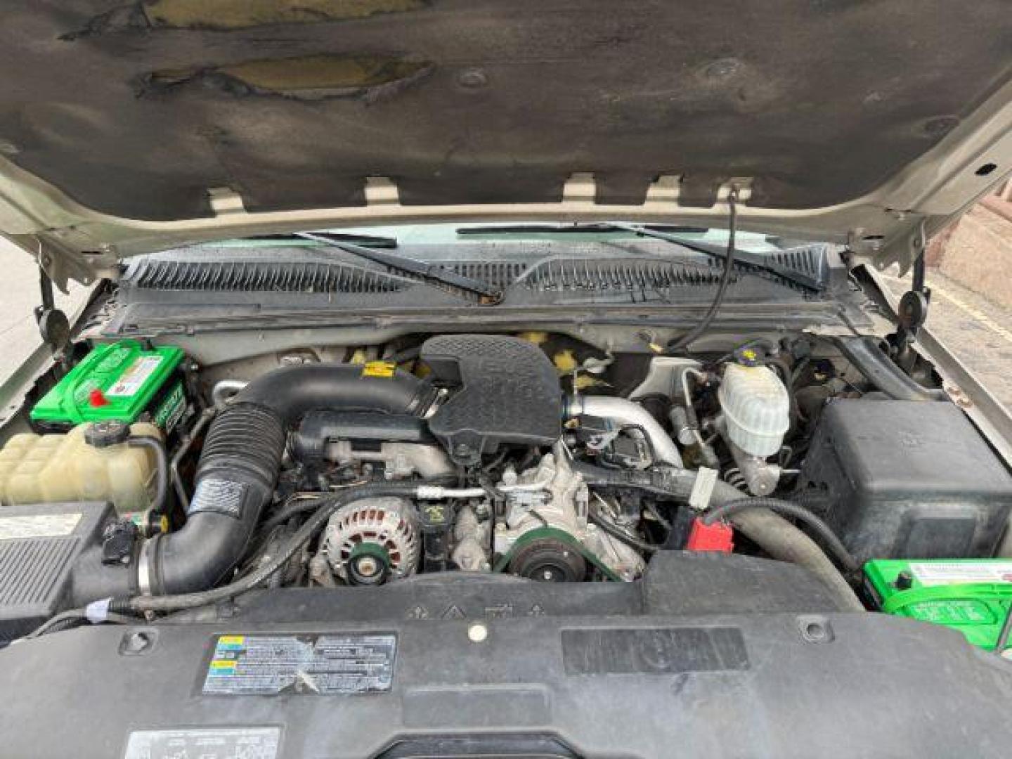 2005 Silver Birch Metallic /Dark Pewter GMC Sierra 2500HD SLT (1GTHK232X5F) with an Duramax 6.6L V-8 diesel direct injection engine, AUTOMATIC transmission, located at 1235 N Woodruff Ave., Idaho Falls, 83401, (208) 523-1053, 43.507172, -112.000488 - At Timberline Auto, finding a great deal on your next vehicle is always easy! Our experienced sales staff's goal is to help find you the right vehicle at the right price! Our knowledgeable finance department has options for almost any credit score. We offer extended service contract options to prote - Photo#16