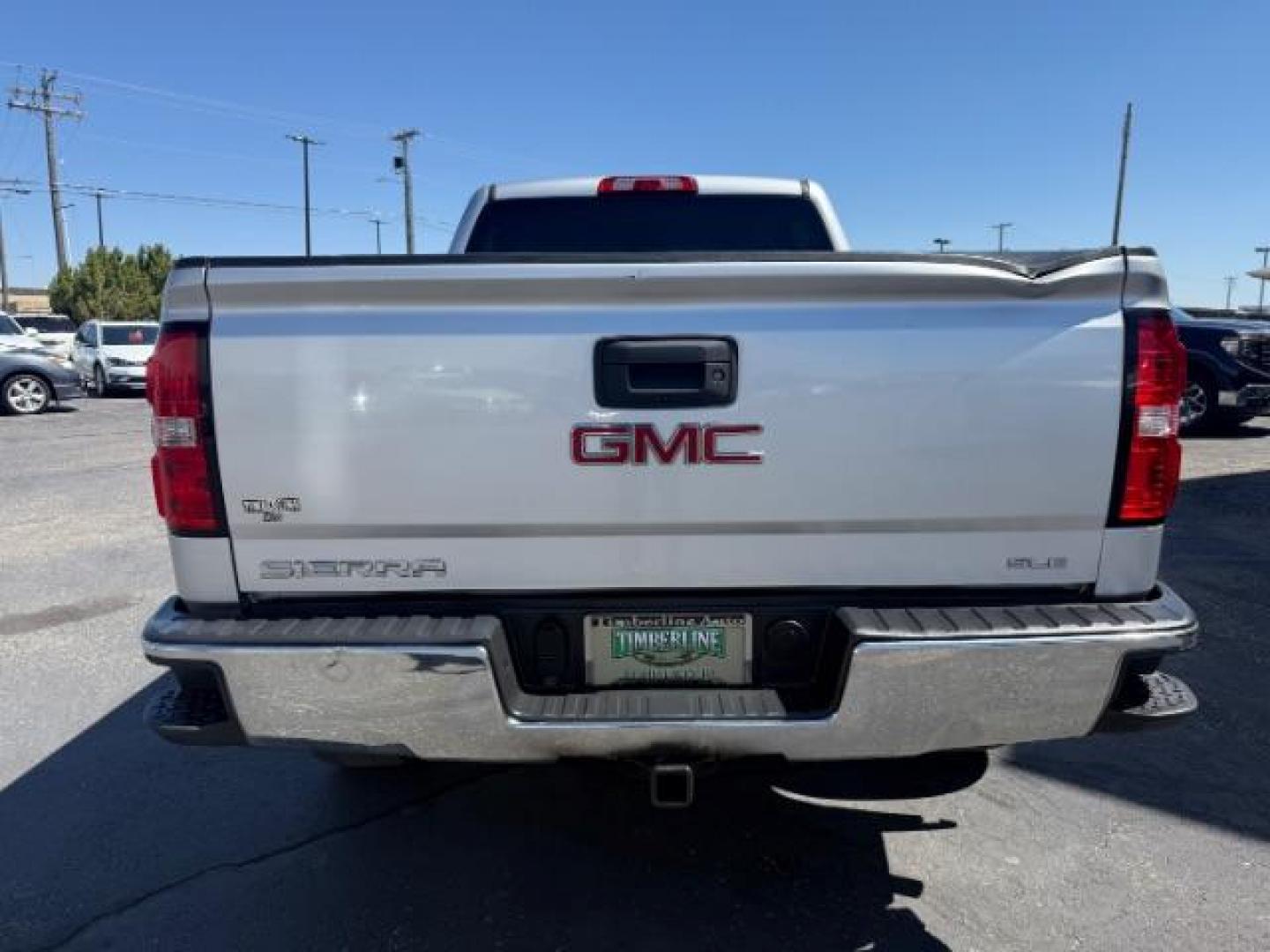 2018 Quicksilver Metallic /Jet Black GMC Sierra 1500 SLE (3GTU2MEC6JG) with an EcoTec3 4.3L V-6 gasoline direct injection engine, AUTOMATIC transmission, located at 1235 N Woodruff Ave., Idaho Falls, 83401, (208) 523-1053, 43.507172, -112.000488 - At Timberline Auto, finding a great deal on your next vehicle is always easy! Our experienced sales staff's goal is to help find you the right vehicle at the right price! Our knowledgeable finance department has options for almost any credit score. We offer extended service contract options to prote - Photo#3