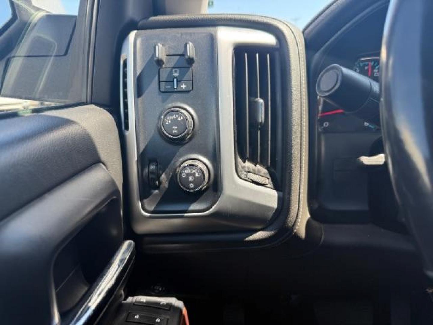 2018 Quicksilver Metallic /Jet Black GMC Sierra 1500 SLE (3GTU2MEC6JG) with an EcoTec3 4.3L V-6 gasoline direct injection engine, AUTOMATIC transmission, located at 1235 N Woodruff Ave., Idaho Falls, 83401, (208) 523-1053, 43.507172, -112.000488 - At Timberline Auto, finding a great deal on your next vehicle is always easy! Our experienced sales staff's goal is to help find you the right vehicle at the right price! Our knowledgeable finance department has options for almost any credit score. We offer extended service contract options to prote - Photo#19