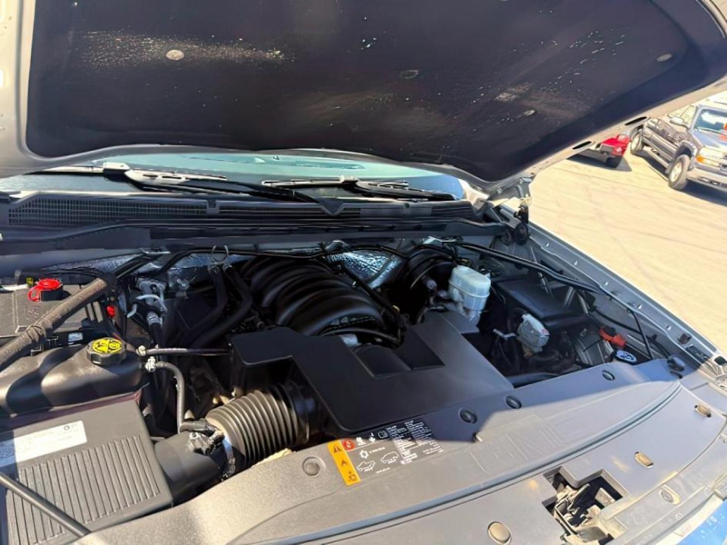 2018 Quicksilver Metallic /Jet Black GMC Sierra 1500 SLE (3GTU2MEC6JG) with an EcoTec3 4.3L V-6 gasoline direct injection engine, AUTOMATIC transmission, located at 1235 N Woodruff Ave., Idaho Falls, 83401, (208) 523-1053, 43.507172, -112.000488 - At Timberline Auto, finding a great deal on your next vehicle is always easy! Our experienced sales staff's goal is to help find you the right vehicle at the right price! Our knowledgeable finance department has options for almost any credit score. We offer extended service contract options to prote - Photo#9