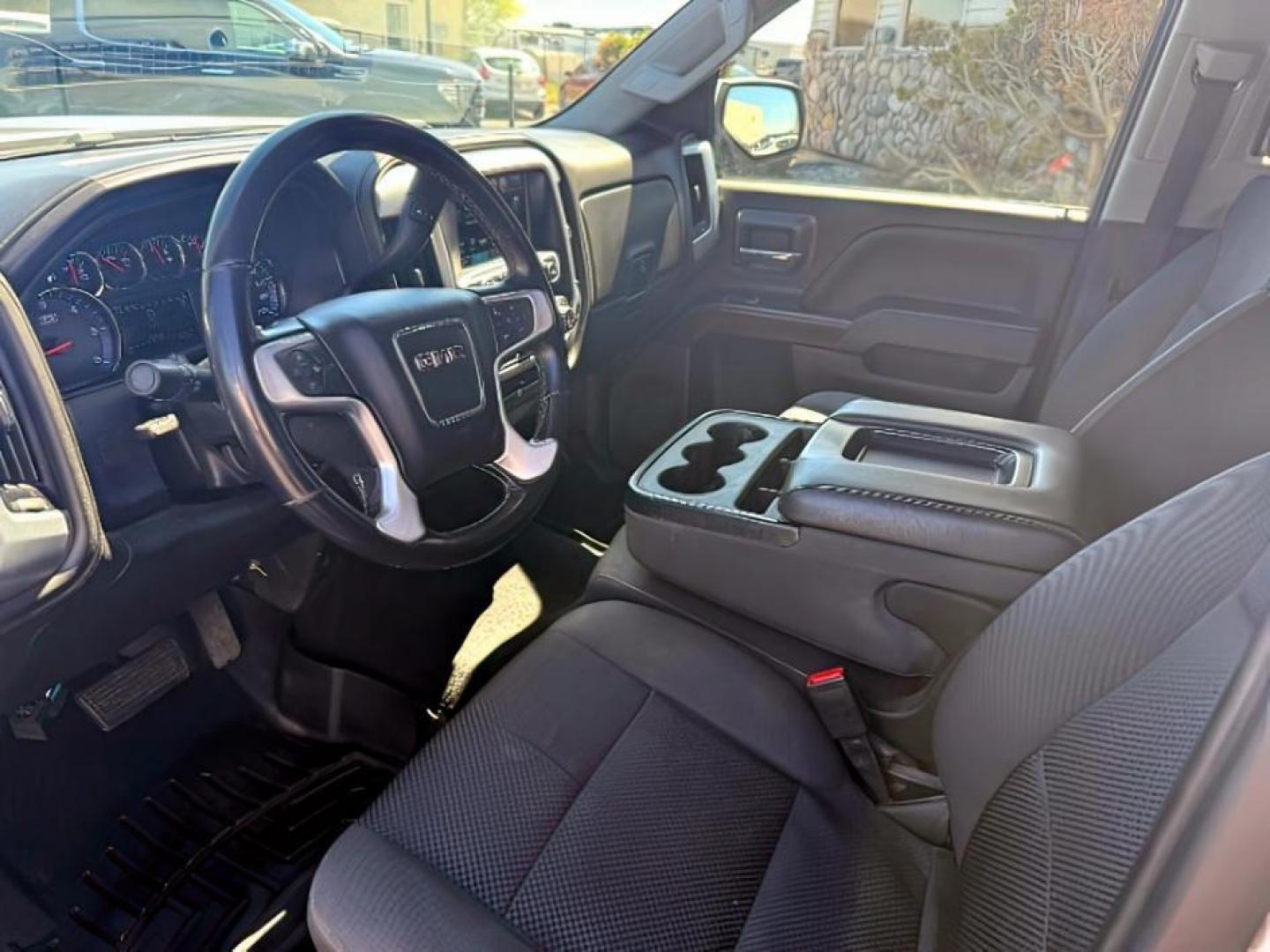 2018 Quicksilver Metallic /Jet Black GMC Sierra 1500 SLE (3GTU2MEC6JG) with an EcoTec3 4.3L V-6 gasoline direct injection engine, AUTOMATIC transmission, located at 1235 N Woodruff Ave., Idaho Falls, 83401, (208) 523-1053, 43.507172, -112.000488 - At Timberline Auto, finding a great deal on your next vehicle is always easy! Our experienced sales staff's goal is to help find you the right vehicle at the right price! Our knowledgeable finance department has options for almost any credit score. We offer extended service contract options to prote - Photo#11