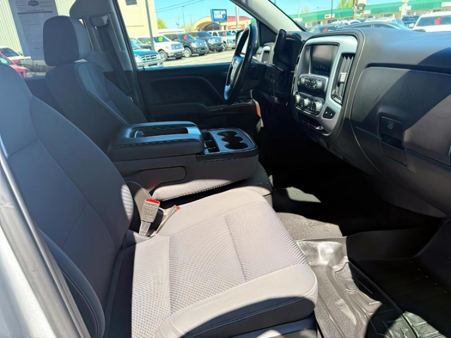 2018 Quicksilver Metallic /Jet Black GMC Sierra 1500 SLE (3GTU2MEC6JG) with an EcoTec3 4.3L V-6 gasoline direct injection engine, AUTOMATIC transmission, located at 1235 N Woodruff Ave., Idaho Falls, 83401, (208) 523-1053, 43.507172, -112.000488 - At Timberline Auto, finding a great deal on your next vehicle is always easy! Our experienced sales staff's goal is to help find you the right vehicle at the right price! Our knowledgeable finance department has options for almost any credit score. We offer extended service contract options to prote - Photo#13