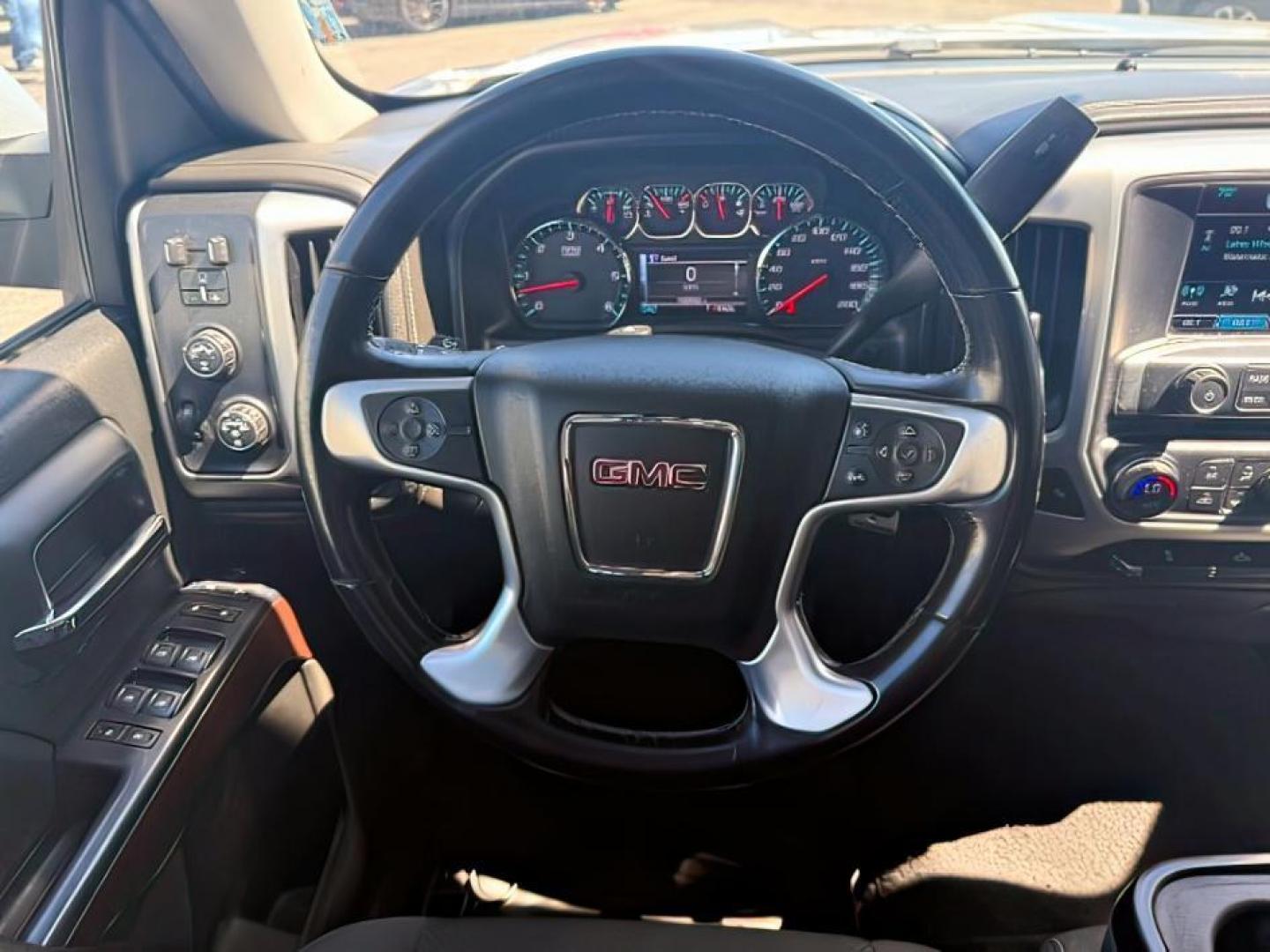 2018 Quicksilver Metallic /Jet Black GMC Sierra 1500 SLE (3GTU2MEC6JG) with an EcoTec3 4.3L V-6 gasoline direct injection engine, AUTOMATIC transmission, located at 1235 N Woodruff Ave., Idaho Falls, 83401, (208) 523-1053, 43.507172, -112.000488 - At Timberline Auto, finding a great deal on your next vehicle is always easy! Our experienced sales staff's goal is to help find you the right vehicle at the right price! Our knowledgeable finance department has options for almost any credit score. We offer extended service contract options to prote - Photo#17