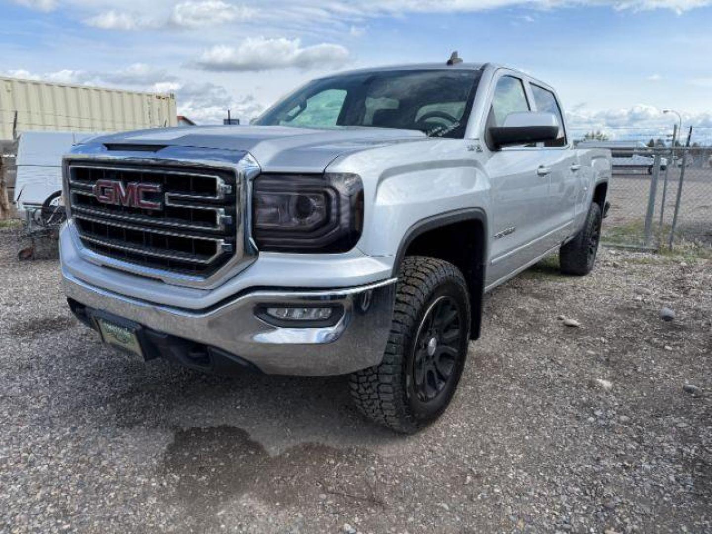 2018 Quicksilver Metallic /Jet Black GMC Sierra 1500 SLE (3GTU2MEC6JG) with an EcoTec3 4.3L V-6 gasoline direct injection engine, AUTOMATIC transmission, located at 1235 N Woodruff Ave., Idaho Falls, 83401, (208) 523-1053, 43.507172, -112.000488 - At Timberline Auto, finding a great deal on your next vehicle is always easy! Our experienced sales staff's goal is to help find you the right vehicle at the right price! Our knowledgeable finance department has options for almost any credit score. We offer extended service contract options to prote - Photo#0
