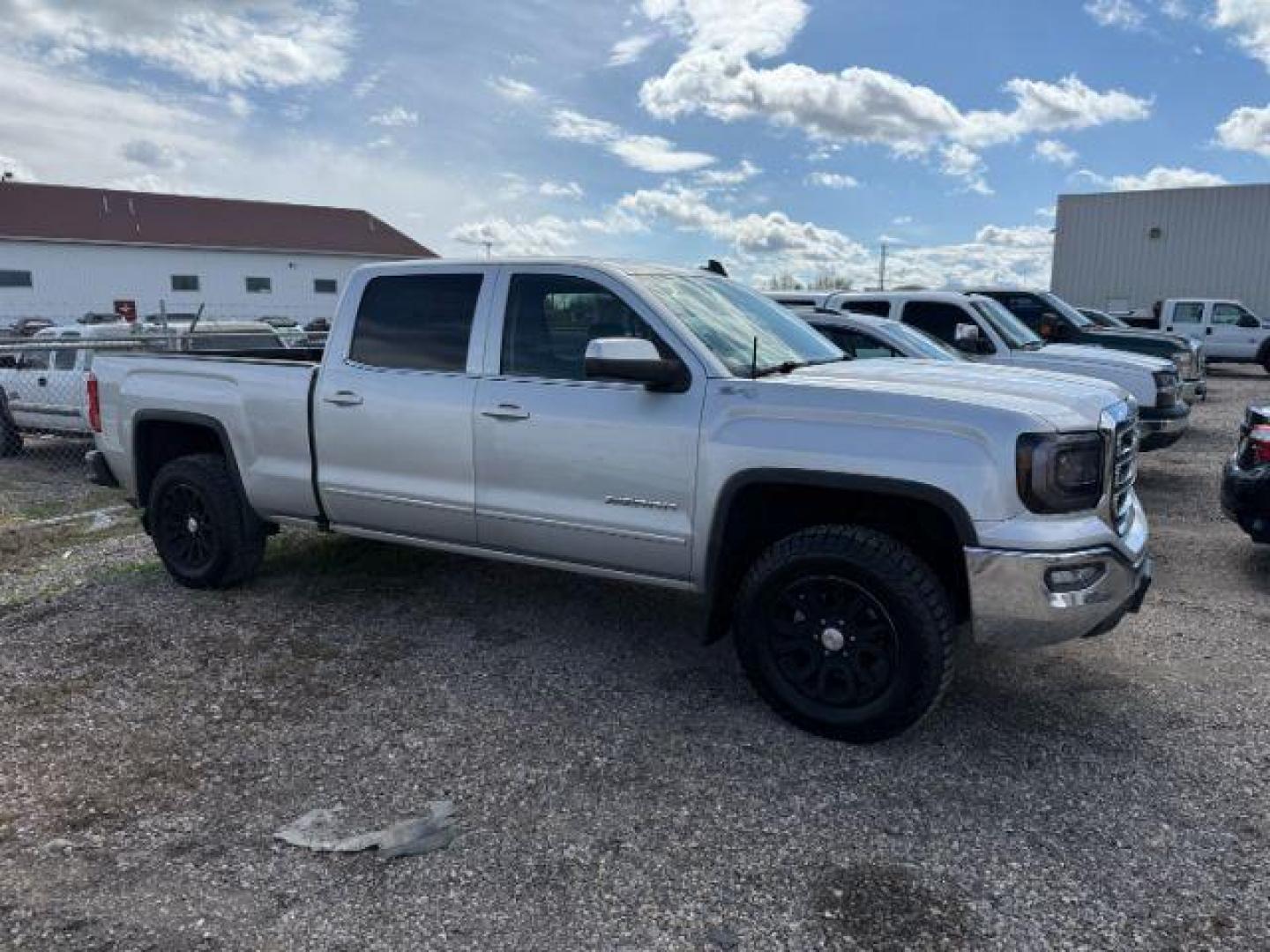 2018 Quicksilver Metallic /Jet Black GMC Sierra 1500 SLE (3GTU2MEC6JG) with an EcoTec3 4.3L V-6 gasoline direct injection engine, AUTOMATIC transmission, located at 1235 N Woodruff Ave., Idaho Falls, 83401, (208) 523-1053, 43.507172, -112.000488 - At Timberline Auto, finding a great deal on your next vehicle is always easy! Our experienced sales staff's goal is to help find you the right vehicle at the right price! Our knowledgeable finance department has options for almost any credit score. We offer extended service contract options to prote - Photo#3