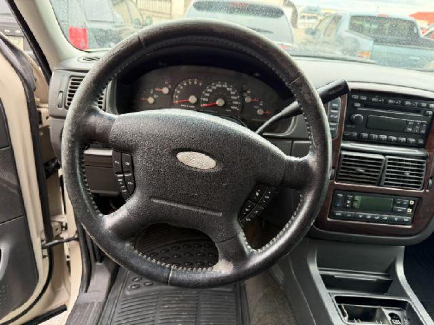2005 BEIGE /Midnight Gray Ford Explorer Limited (1FMZU75W85Z) with an Triton 4.6L V-8 regular unleaded engine, AUTOMATIC transmission, located at 1235 N Woodruff Ave., Idaho Falls, 83401, (208) 523-1053, 43.507172, -112.000488 - Photo#9