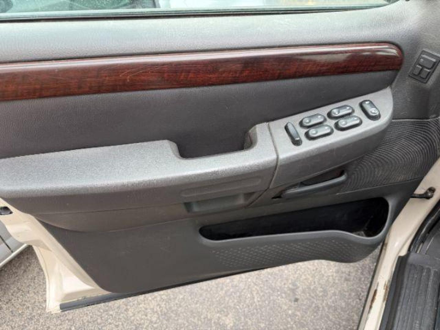 2005 BEIGE /Midnight Gray Ford Explorer Limited (1FMZU75W85Z) with an Triton 4.6L V-8 regular unleaded engine, AUTOMATIC transmission, located at 1235 N Woodruff Ave., Idaho Falls, 83401, (208) 523-1053, 43.507172, -112.000488 - Photo#11