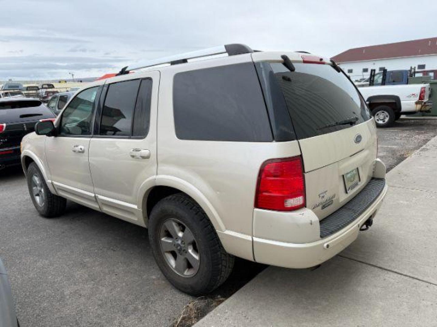 2005 BEIGE /Midnight Gray Ford Explorer Limited (1FMZU75W85Z) with an Triton 4.6L V-8 regular unleaded engine, AUTOMATIC transmission, located at 1235 N Woodruff Ave., Idaho Falls, 83401, (208) 523-1053, 43.507172, -112.000488 - Photo#1