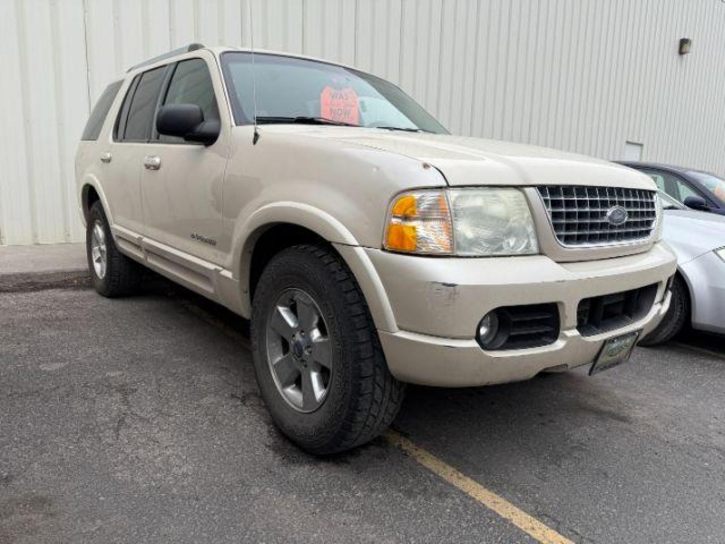 2005 BEIGE /Midnight Gray Ford Explorer Limited (1FMZU75W85Z) with an Triton 4.6L V-8 regular unleaded engine, AUTOMATIC transmission, located at 1235 N Woodruff Ave., Idaho Falls, 83401, (208) 523-1053, 43.507172, -112.000488 - Photo#3