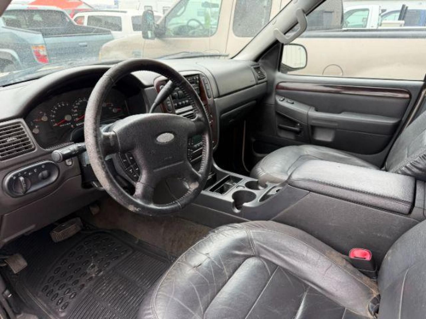 2005 BEIGE /Midnight Gray Ford Explorer Limited (1FMZU75W85Z) with an Triton 4.6L V-8 regular unleaded engine, AUTOMATIC transmission, located at 1235 N Woodruff Ave., Idaho Falls, 83401, (208) 523-1053, 43.507172, -112.000488 - Photo#6