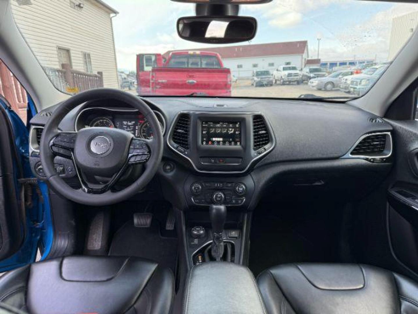 2020 Hydro Blue Pearlcoat /Black Jeep Cherokee Altitude 4X4 (1C4PJMLB9LD) with an 2L I-4 gasoline direct injection engine, AUTOMATIC transmission, located at 1235 N Woodruff Ave., Idaho Falls, 83401, (208) 523-1053, 43.507172, -112.000488 - At Timberline Auto, finding a great deal on your next vehicle is always easy! Our experienced sales staff's goal is to help find you the right vehicle at the right price! Our knowledgeable finance department has options for almost any credit score. We offer extended service contract options to prote - Photo#10